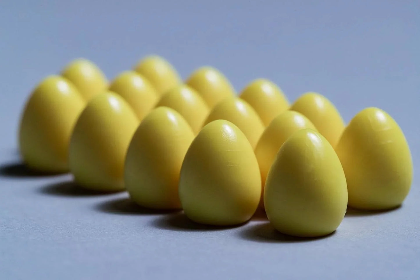 ボードゲーム Wingspan Oceania Expansion Wingspan ブランド 鳥カード95枚入り 新規ユニークデザイン黄色卵ミニチュア15個 蜜トークン69個 新ゲームメカニクス5枚プレイヤーマット ボーナスカード5枚 食料ダイス5個