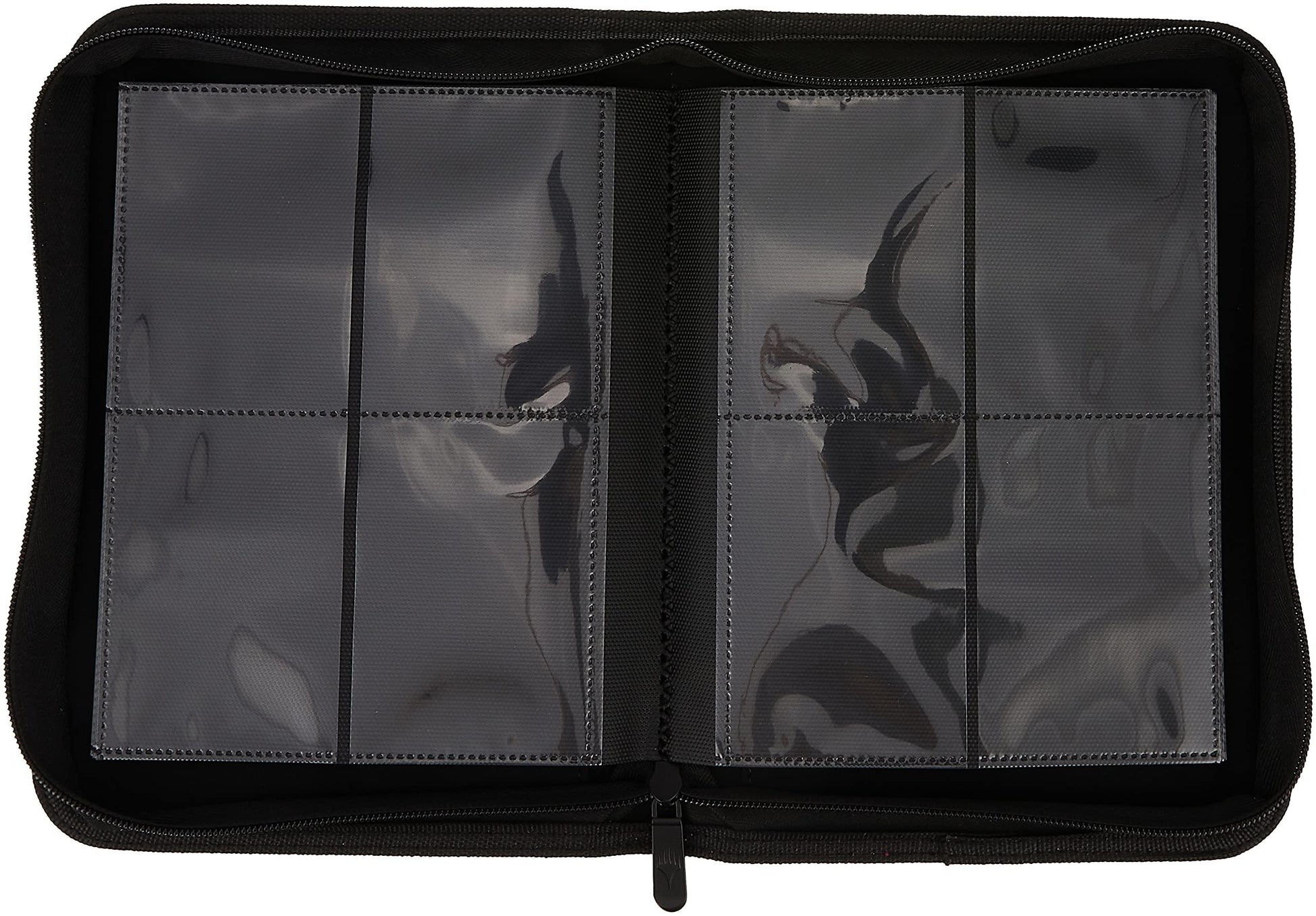 トレーディングカードバインダー Mythic ion 4-Pocket Zippered PRO-Binder Ultra Pro 高耐久合皮素材長期保存対応酸非含有 非PVC採用ジッパー式カード収納160枚ブラックカラー プレインズウォカーロゴ刺繍特別デザイン