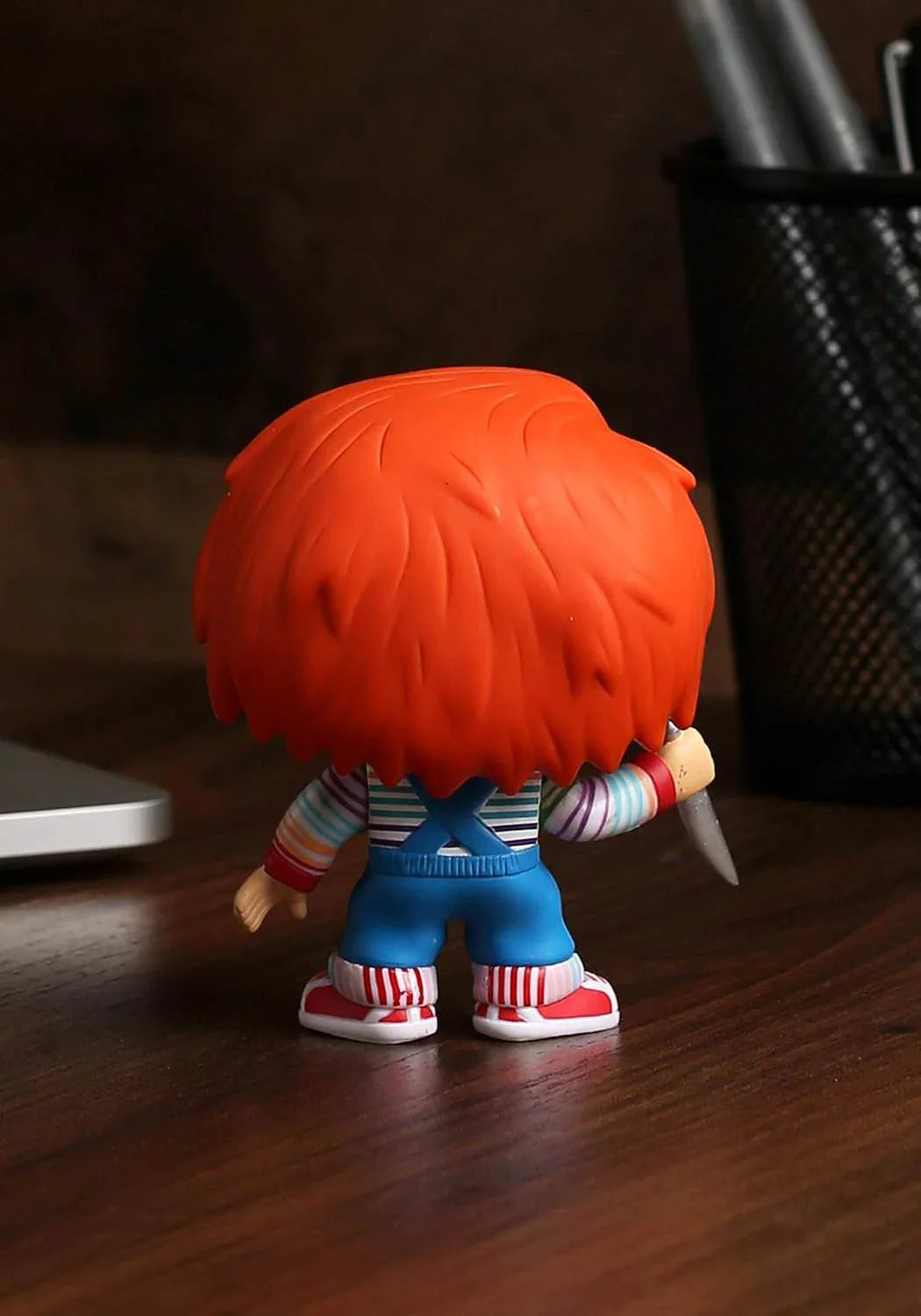 フィギュア チャイルド・プレイ チャッキー Funko POP Movies ビニール製 約3.75インチ 青オーバーオール ナイフ持ち 赤毛 傷跡 不気味な表情 ポップスタイル ホラー映画キャラクター コレクター向け 限定デザイン 人気長寿シリーズ 並行輸入品