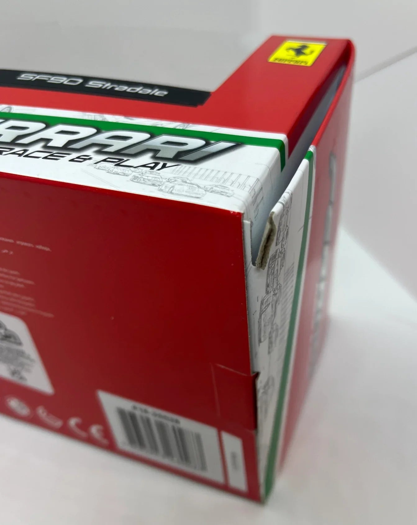 アウトレット品 ダイキャストモデルカー フェラーリ SF90ストラダーレ 1 24スケール ロッソコルサ レッド フェラーリ ハイブリッドスーパーカー 最新技術搭載 高精度ディテール 再現 インテリア表現 コレクション向け 高速走行性能
