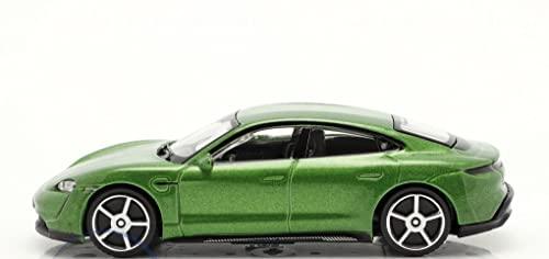 ミニカー ポルシェ タイカン ターボS 2019年モデル 1/43スケール ダイキャスト ミニカーボディカラー グリーン 精巧なディテール コレクション価値 流麗なボディライン ポルシェ エンブレム 緻密なインテリア ステアリング ダッシュボード シート