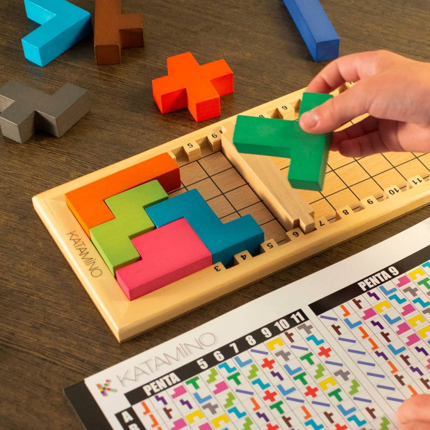 知育パズルゲーム Katamino The Original カタミノ Gigamic ギガミック社 木製ペントミノピース 350課題 6歳から大人まで 段階的難易度 空間認識能力 論理思考力 フランス製 ボードゲーム 世界が認めた