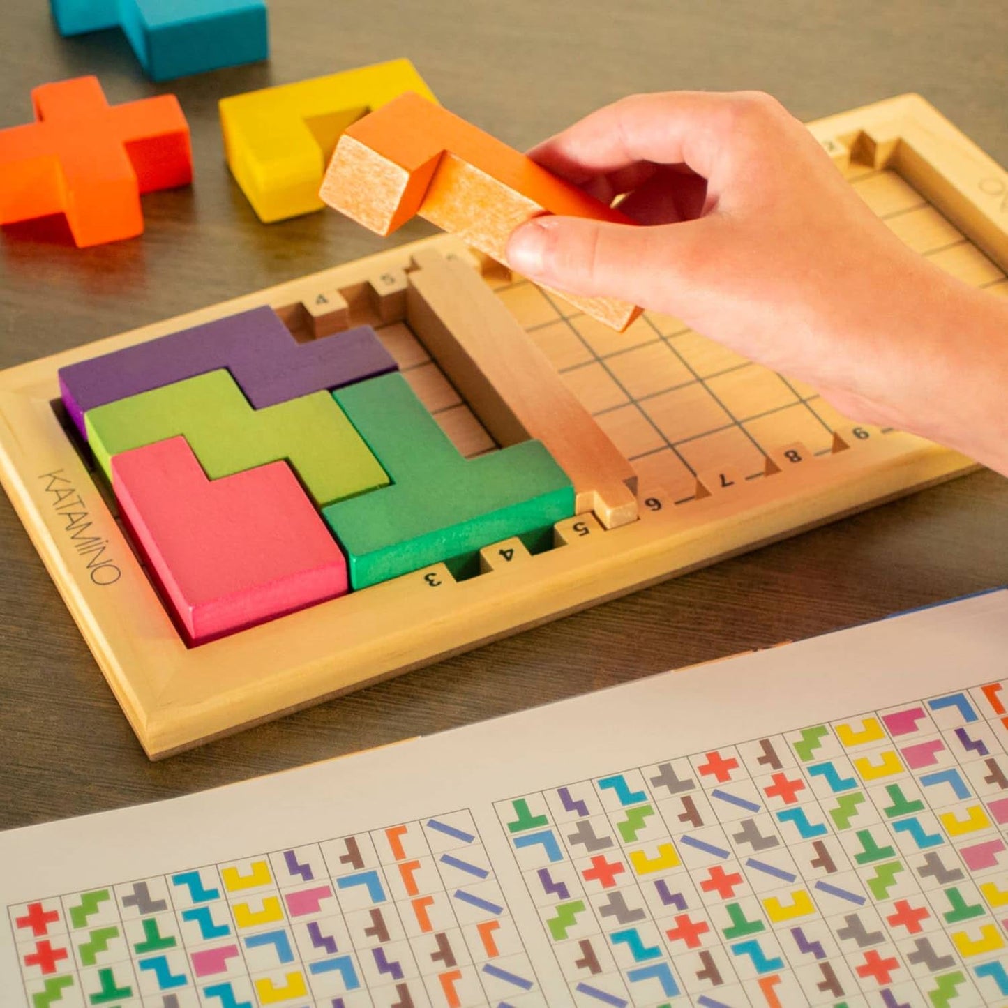 知育パズルゲーム Katamino The Original カタミノ Gigamic ギガミック社 木製ペントミノピース 350課題 6歳から大人まで 段階的難易度 空間認識能力 論理思考力 フランス製 ボードゲーム 世界が認めた