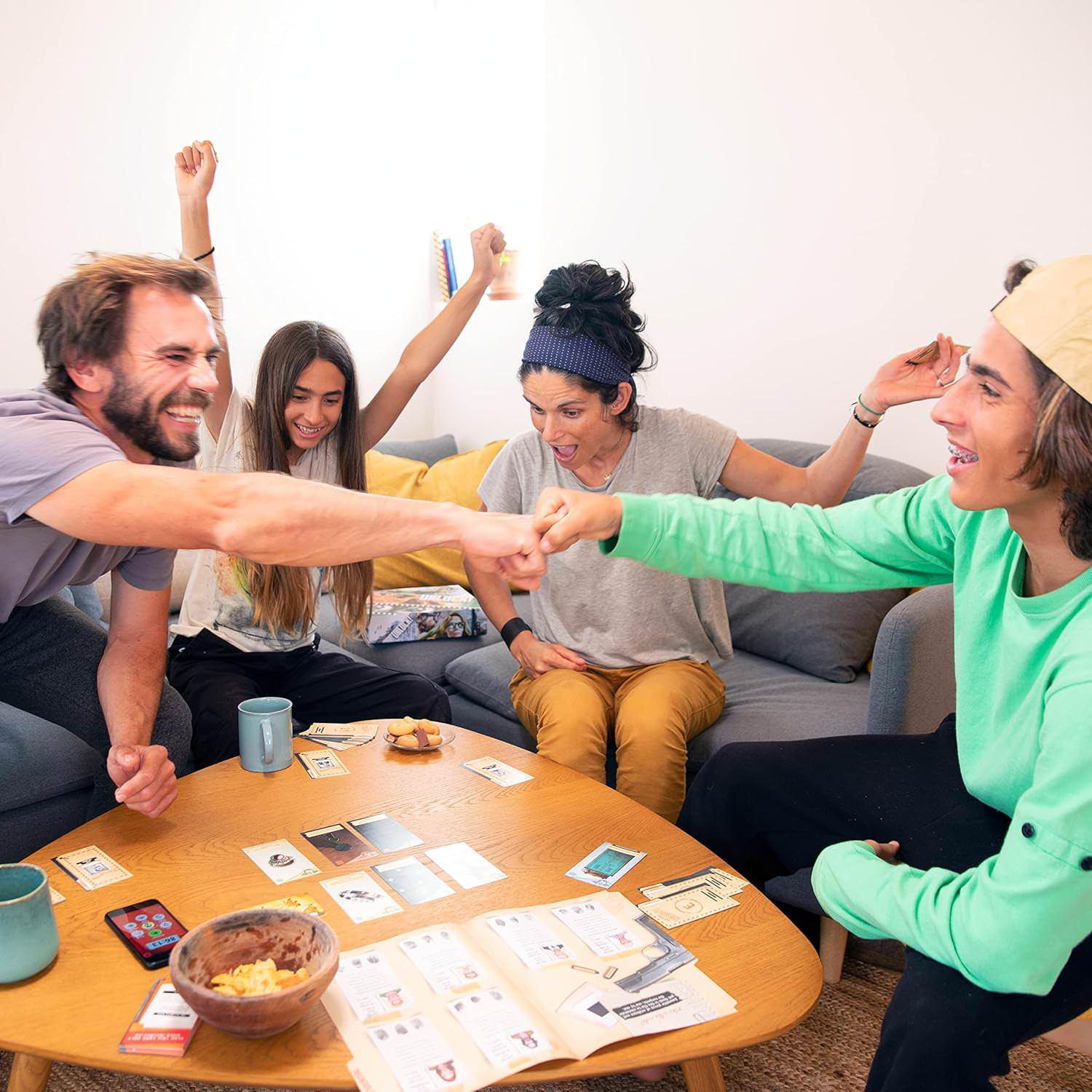 テーブルゲーム Unlock Epic Adventures アップキープ 脱出ゲーム スマホ連動 協力型カードゲーム 謎解き推理 パズル家族友人パーティゲーム 対象年齢10歳以上 プレイ1から6人 60分から90分の新感覚アドベンチャー