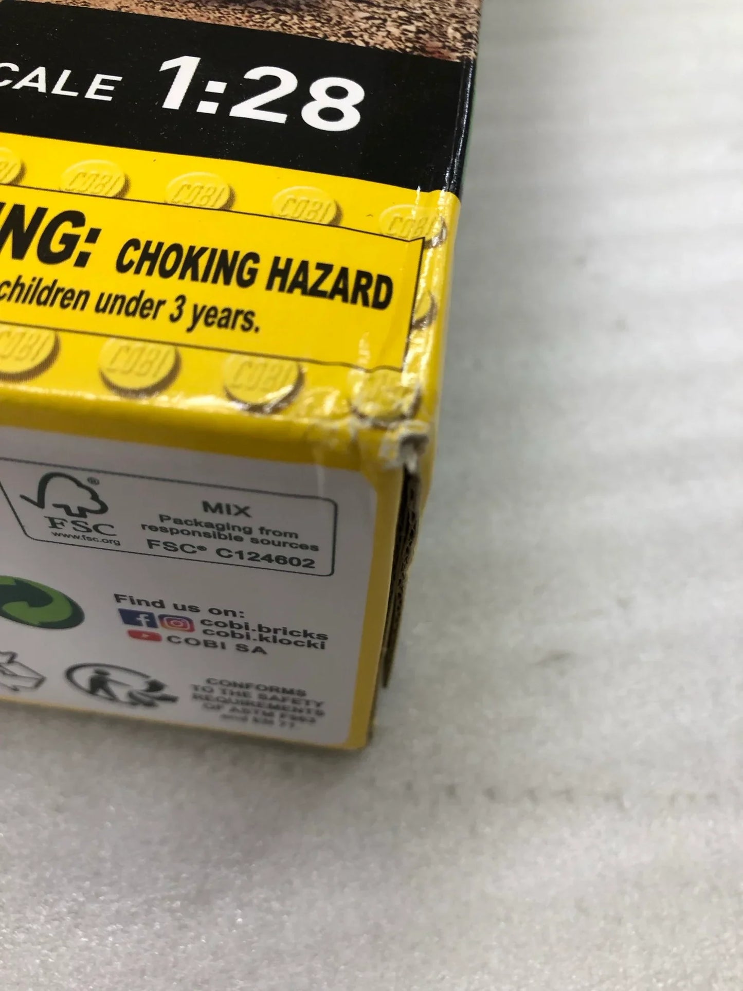 アウトレット品 プラモデル Cobi 2580 Sd Kfz 186 ヤークトティーガー ドイツ駆逐戦車モデルキット 第二次世界大戦 高精度1280ブロック 1対28スケール 可動砲身 開閉ハッチ取り外しミニエンジンモデル 戦車長フィギュア付属