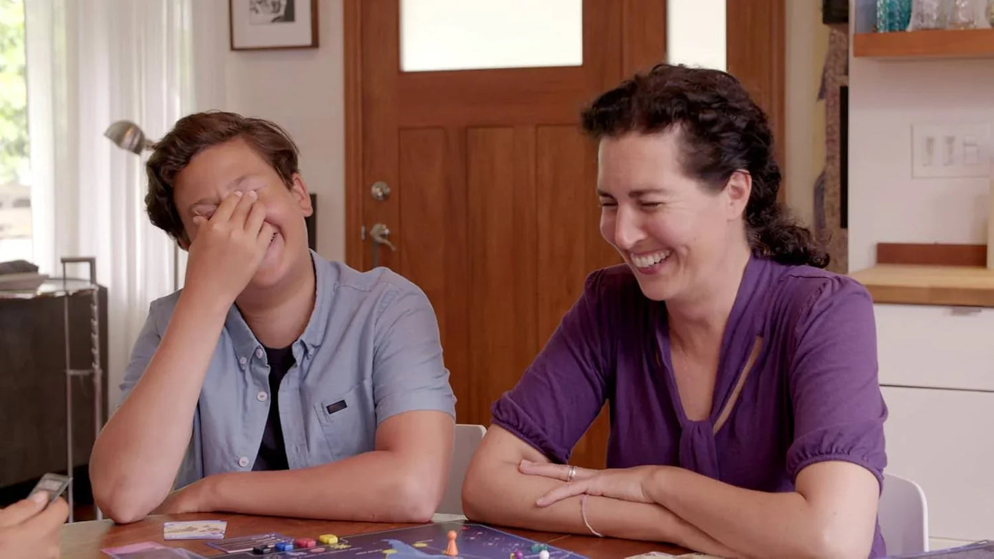 ボードゲーム Pandemic Legacy Season 1 Red パンデミック 世界的な人気協力型キャンペーンゲーム ブランド 専門家チーム 疫病対策 世界各地移動研究ステーション建設治療開発 非常に高い没入感