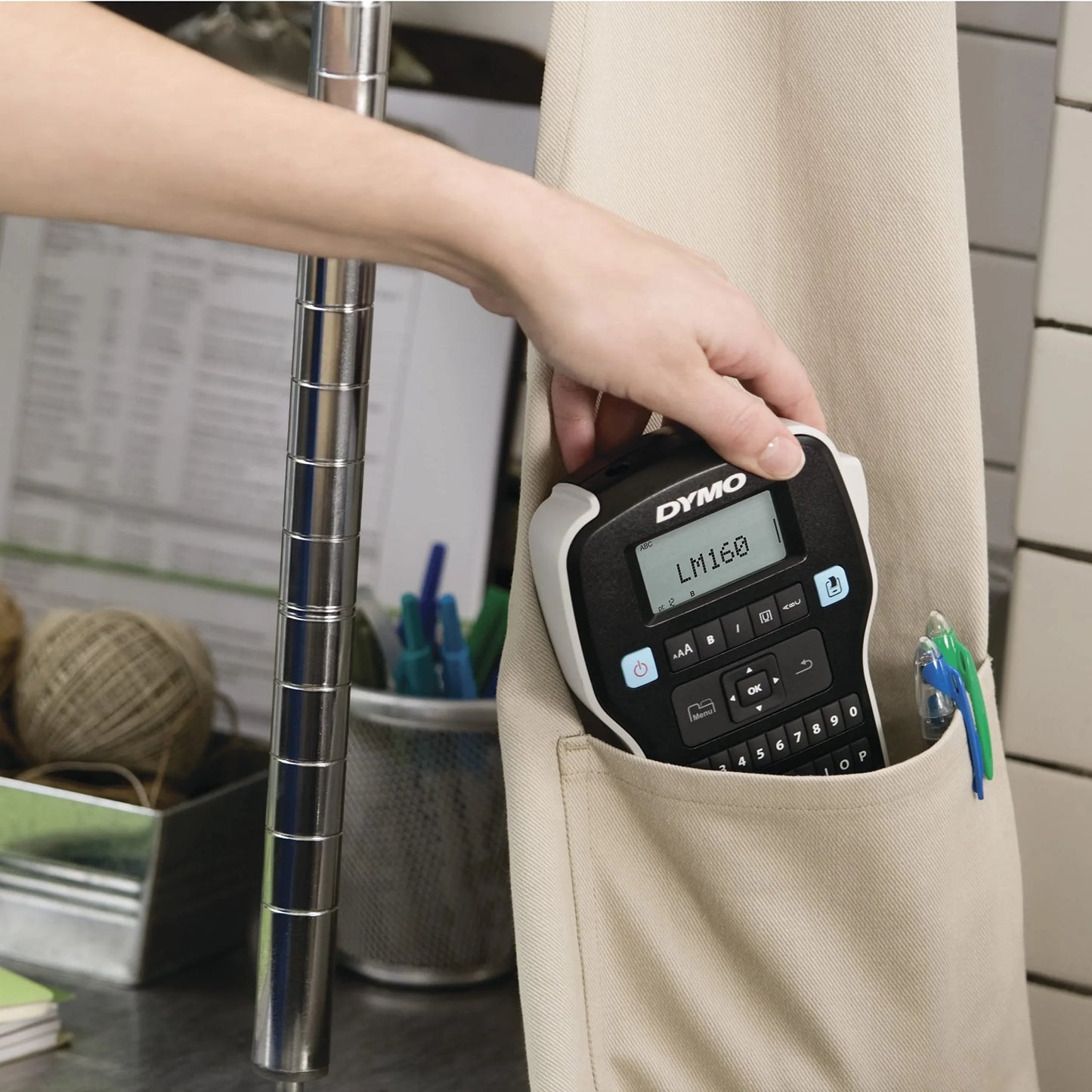 ポータブルラベルメーカー DYMO LabelManager 160 DYMO コンパクト 軽量 携帯型 QWERTYキーボード 採用 高機能 カスタマイズ自由 6種類フォントサイズ 8種類テキストスタイル 200種類以上シンボルクリップアート対応