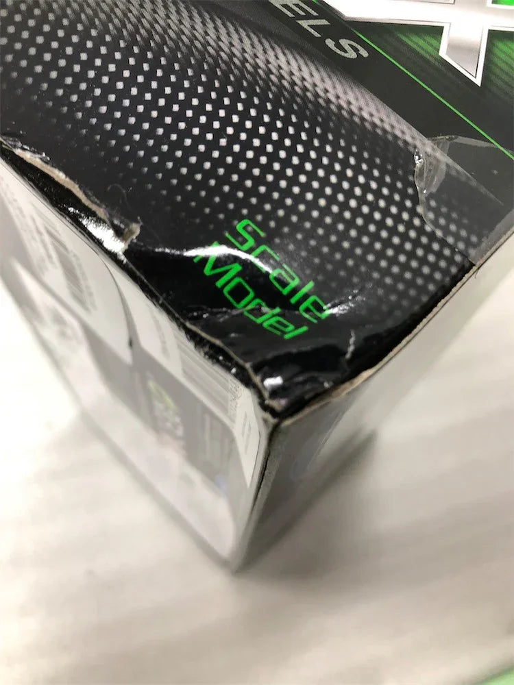 アウトレット品 ダイキャストミニカー ランドローバーディフェンダー アドベンチャーモデル 1 24スケール オフロード仕様 ルーフラック装備 限定版 英国名門メーカー精密再現 タフデザイン インテリア細部再現