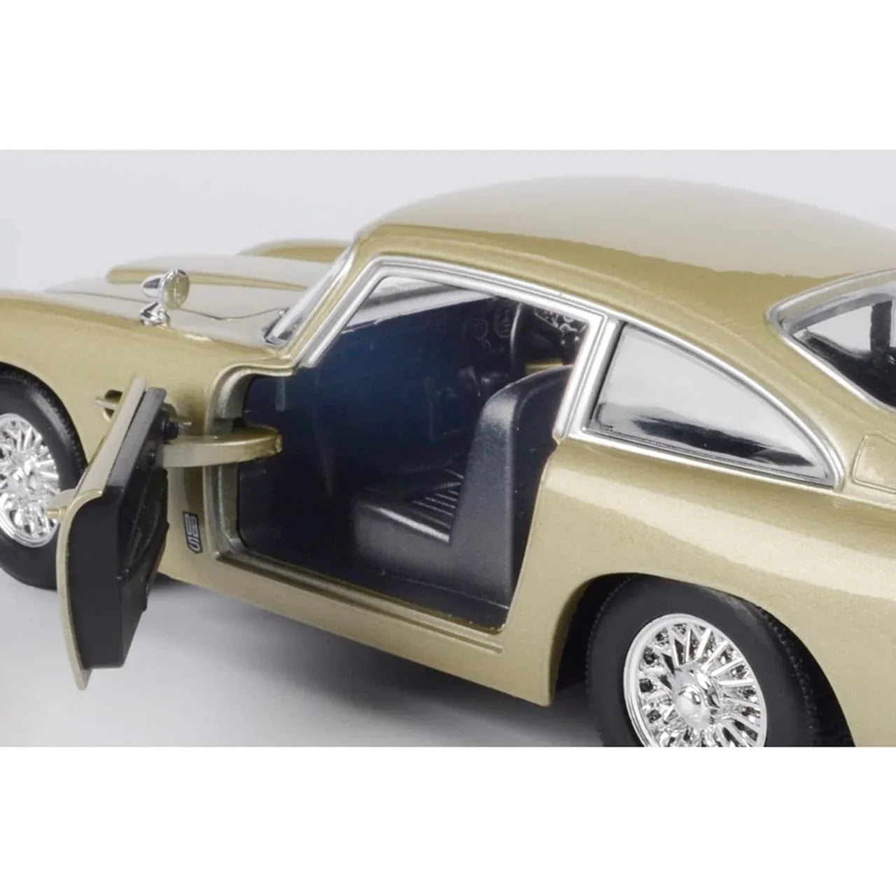 ミニカー MOTORMAX アストンマーチン DB5 1/24 1963年 ゴールド 精密再現 クラシックカー コレクション 高貴な輝き 卓越したディテール 極上の仕上がり タイムレスな魅力 英国ラグジュアリースポーツカー 007愛車 映画名車 歴史的価値