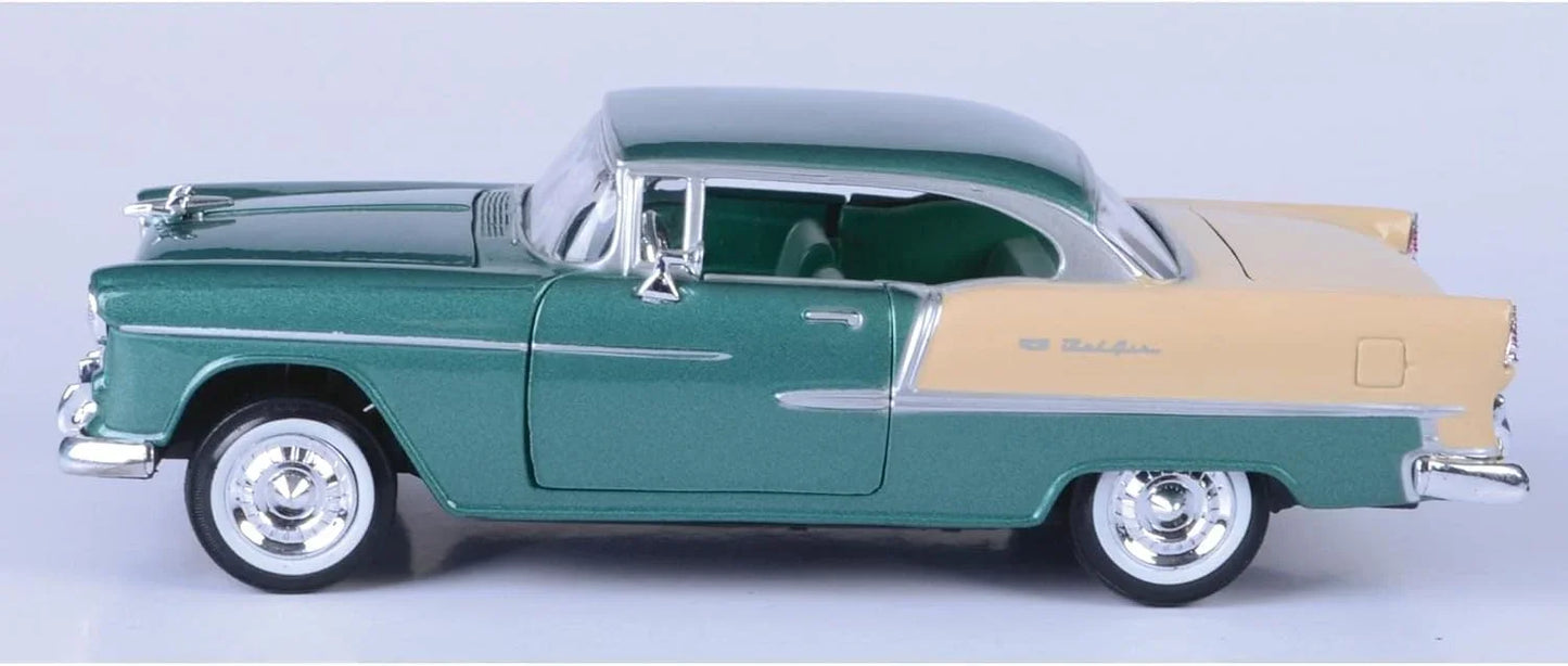 ミニカー 1955年式シボレー ベルエア 1/24スケールダイキャストモデルカー コレクターズアイテム GM製グリーンボディ クロームメッキバンパー丸み帯びたボディラインホイールキャップ再現