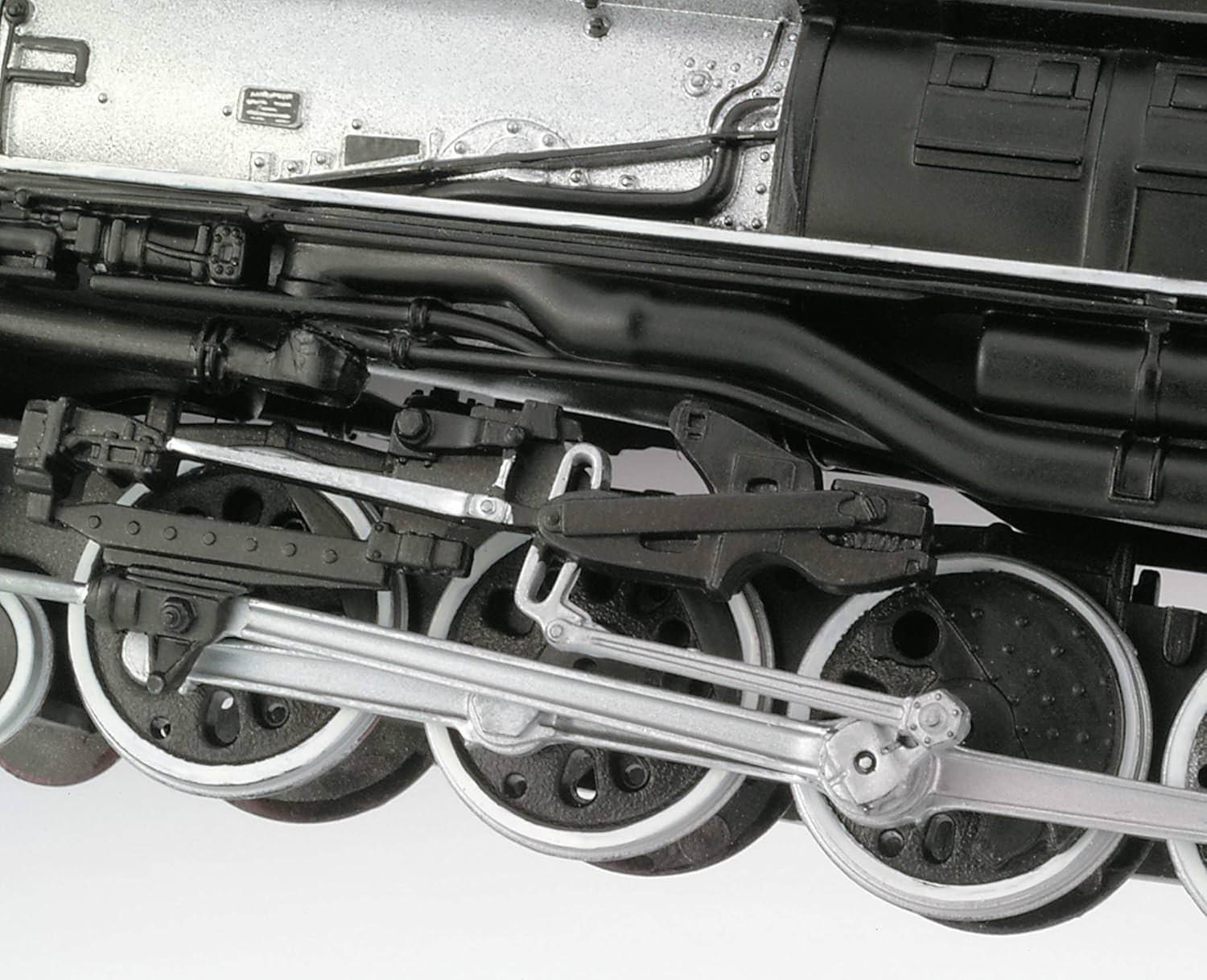 鉄道模型 Revell 1/87 Big Boy Locomotive Revell社 精密再現 HOスケール 87パーツ 全長46.4cm 4-8-8-4車輪配置 迫力の蒸気機関車組立キット 黒塗装 ガンメタリックボイラー 銀色連結棒 ユニオンパシフィック仕様デカール付