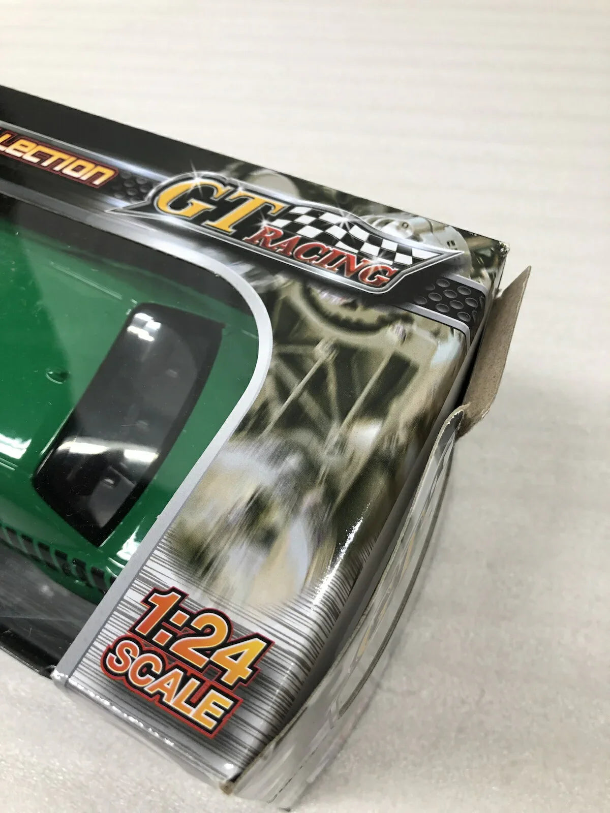 アウトレット品 ミニカー ダッジ チャレンジャー SRT ヘルキャット ワイドボディ 2018年モデル Motormax アメリカンマッスルカー リアルダイキャスト 1/24スケール 精密再現 緑ブラックストライプ迫力デザイン ハイクオリティインテリア精巧仕上げ
