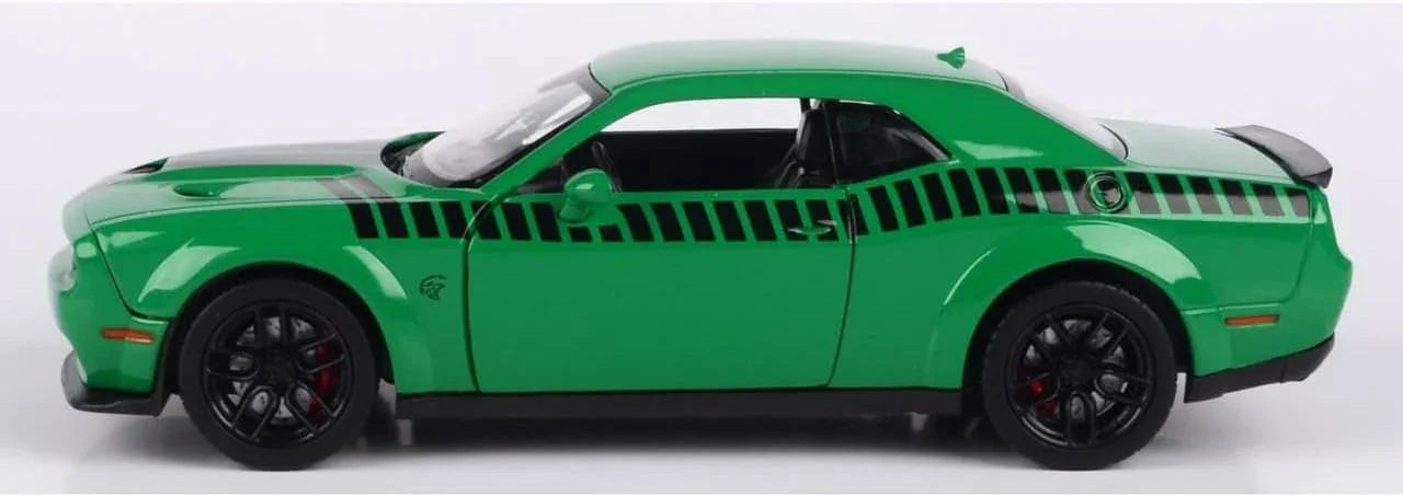 アウトレット品 ミニカー ダッジ チャレンジャー SRT ヘルキャット ワイドボディ 2018年モデル Motormax アメリカンマッスルカー リアルダイキャスト 1/24スケール 精密再現 緑ブラックストライプ迫力デザイン ハイクオリティインテリア精巧仕上げ
