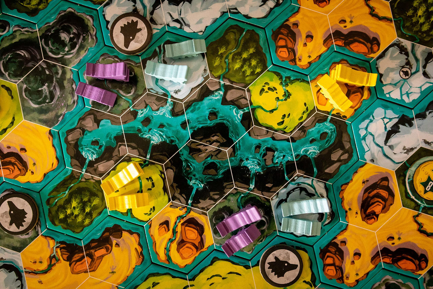 アウトレット品 ボードゲーム The Wolves 狼の群れを築き上げる戦略ゲーム Ashwin Kamath Clarence Simpson 狼の群れ拡大領土支配パックビルディング プレイヤー間駆け引き戦略的思考モジュール式ボード