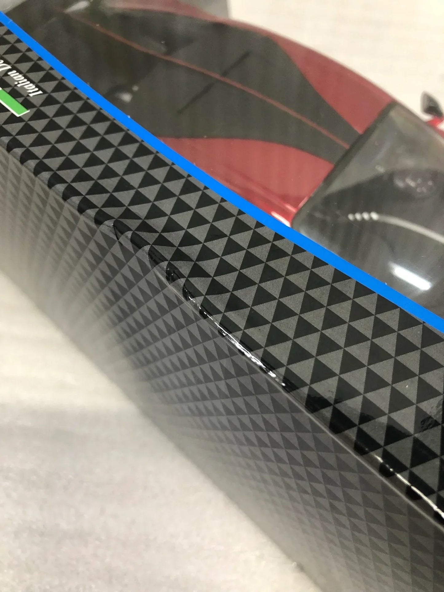 アウトレット品 模型カーブガッティ ブガッティ・ディーボ 1/18スケールモデルカー ブガッティ 超限定40台生産 シロンベース 1500PS W16エンジン 空力性能追求 リアルディテール再現 高精細インテリア アルカンターラカーボンファイバー