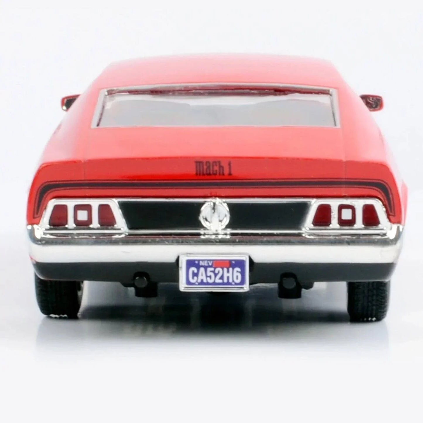 アウトレット品 ミニカー MOTORMAX モーターマックス フォード マスタング マッハ1 1971 1/24 スケール 映画007 ダイヤモンドは永遠に コレクターズアイテム 精密ディテール 赤色ボディ 魅力的なアメリカンマッスルカー 伝説の車両 再現モデル