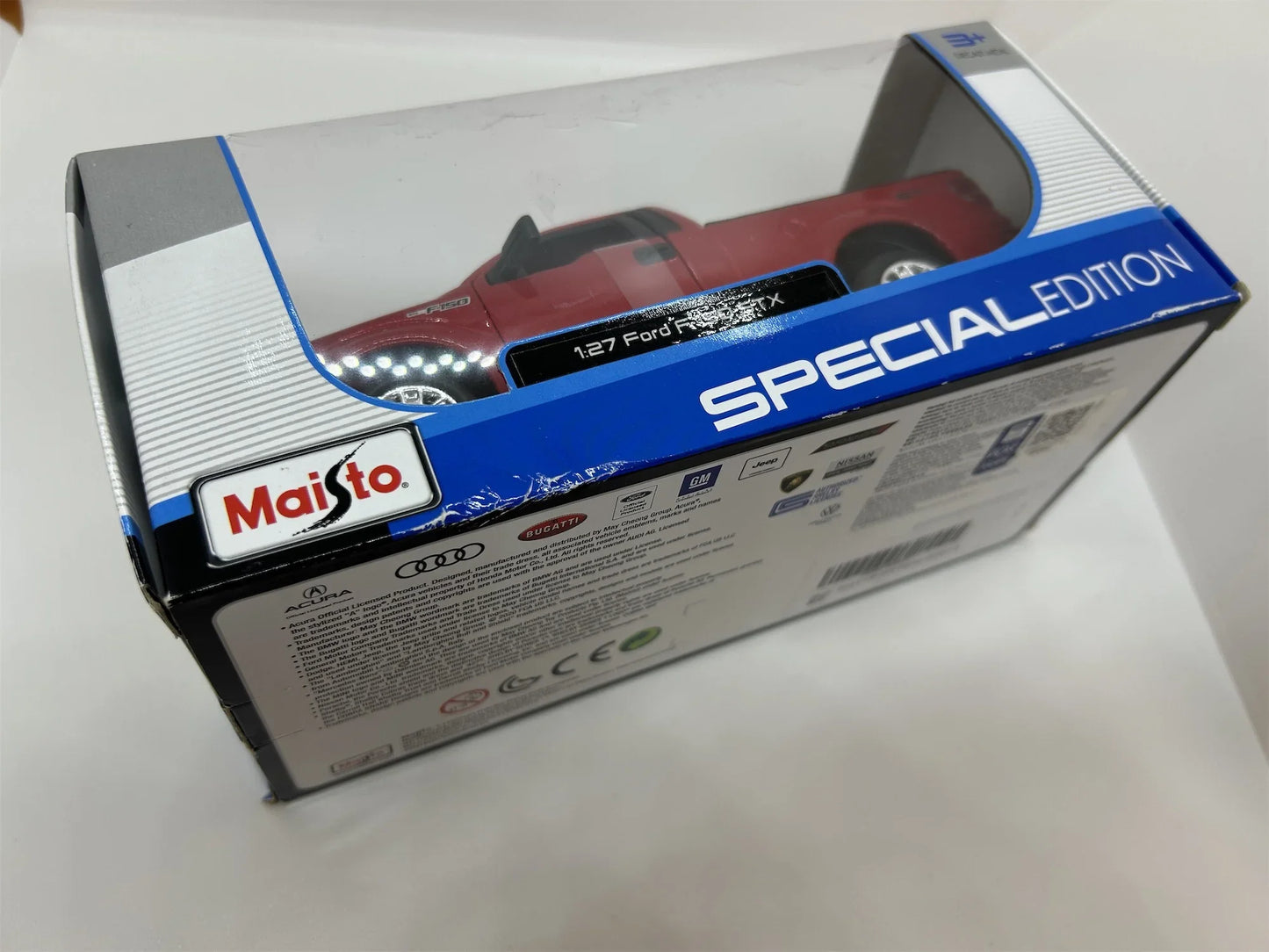アウトレット品 ミニカー Ford F-150 STX レッド 1/27スケール Maisto マイスト 繊細な造形と力強さを兼ね備えた精密モデル 洗練されたデザインと鮮やかな真紅のボディで部屋やオフィスに独特の存在感をもたらすコレクター向け精密ミニチュア
