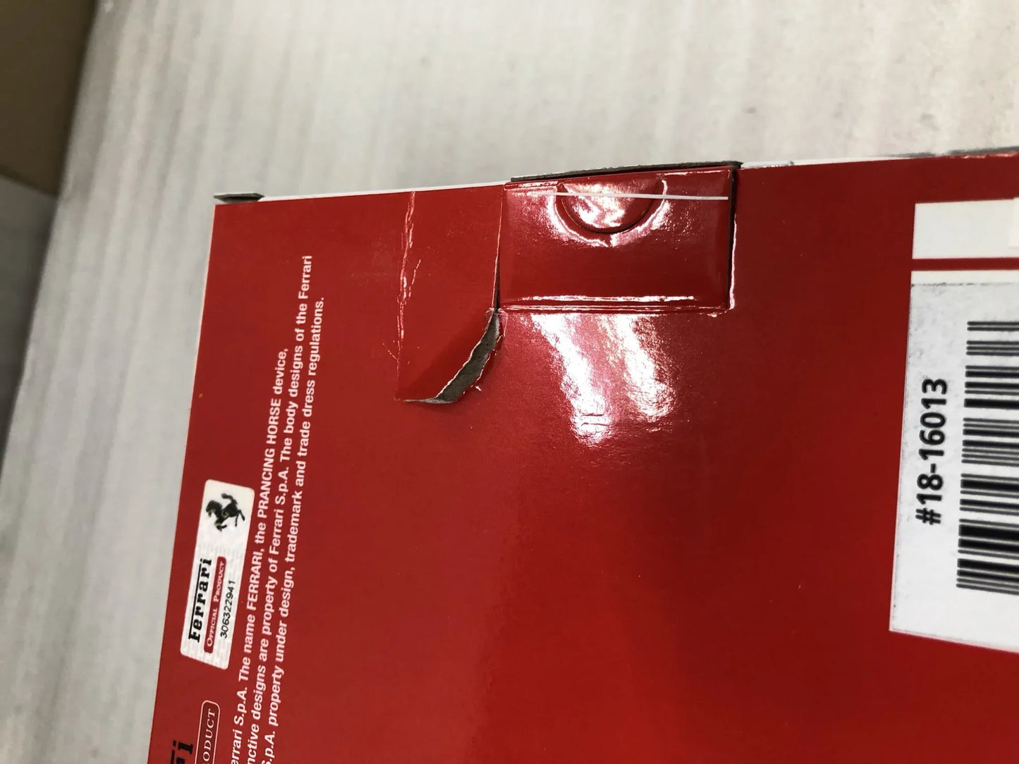 アウトレット品 ミニカー フェラーリ モンザSP1 1/18 ダイキャストモデルカー シルバー ボディカラー コレクション向け 精密再現 シングルシーター 流麗ボディライン インテリア精密 モデルカー 限定生産 ブランド フェラーリ 特別仕様 ダイキャスト製