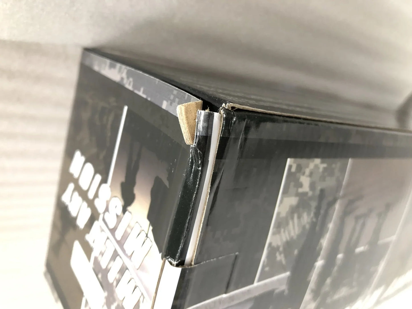 アウトレット品 ミニカー NEWRAY SIKORSKY UH60 BLACK HAWK シコルスキー UH60 ブラックホーク ヘリコプター グリーン 1:60スケール 精密再現 コックピット ローターブレード ランディングギア 迫力満点 ミリタリーコレクション 航空ファン