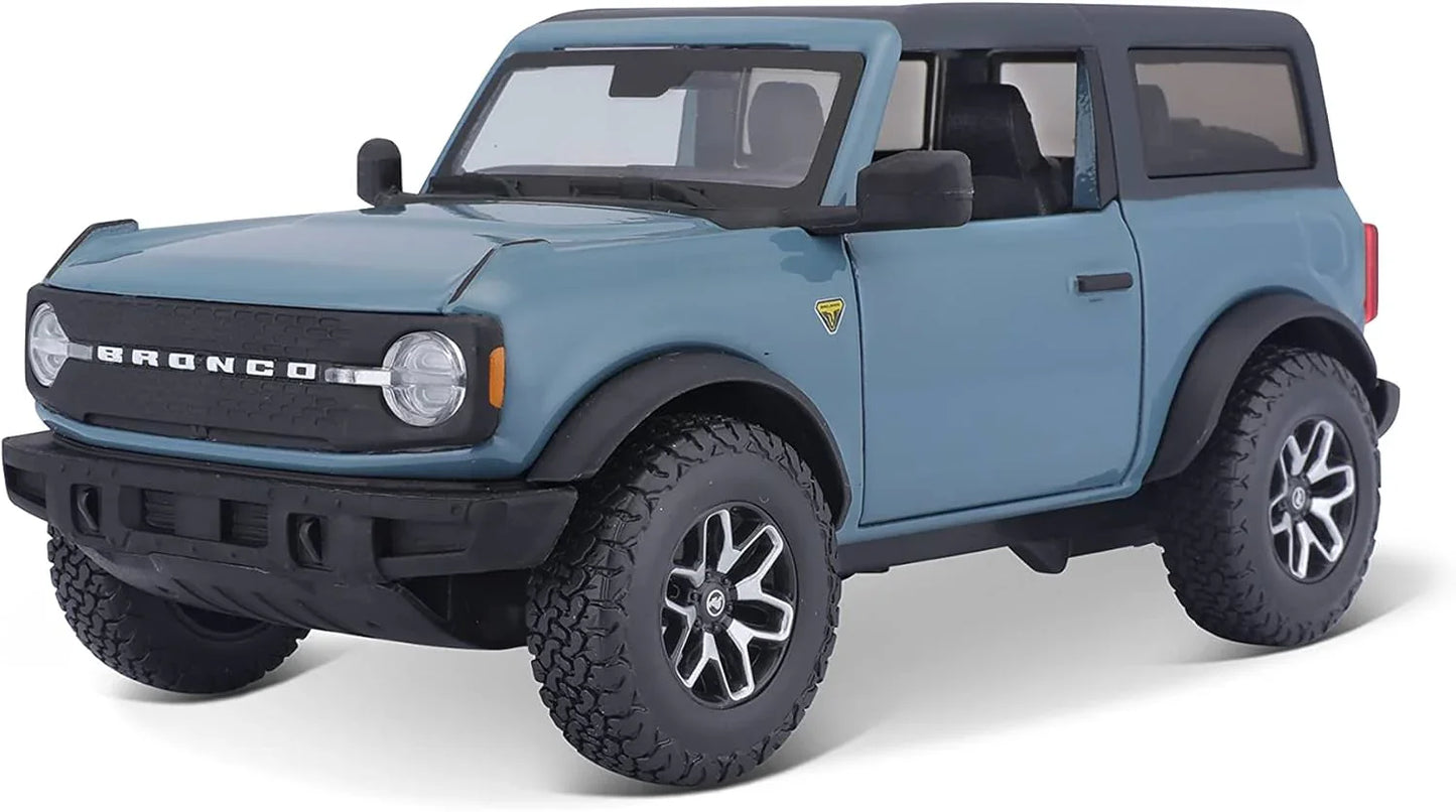アウトレット品 ミニカー MAISTO FORD BRONCO BADLANDS ブルー 2021年モデル 1 24スケール SUV 復活アイコニック オフロード走行 電子制御4WD 独立式フロントサスペンション BADLANDSグレード 車両モデル フォード フォード愛好家 コレクション