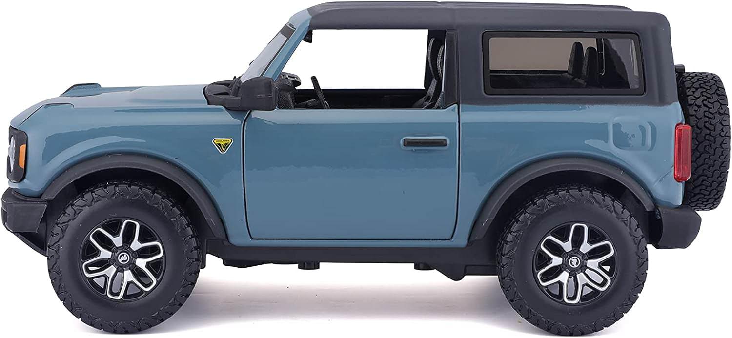 アウトレット品 ミニカー MAISTO FORD BRONCO BADLANDS ブルー 2021年モデル 1 24スケール SUV 復活アイコニック オフロード走行 電子制御4WD 独立式フロントサスペンション BADLANDSグレード 車両モデル フォード フォード愛好家 コレクション
