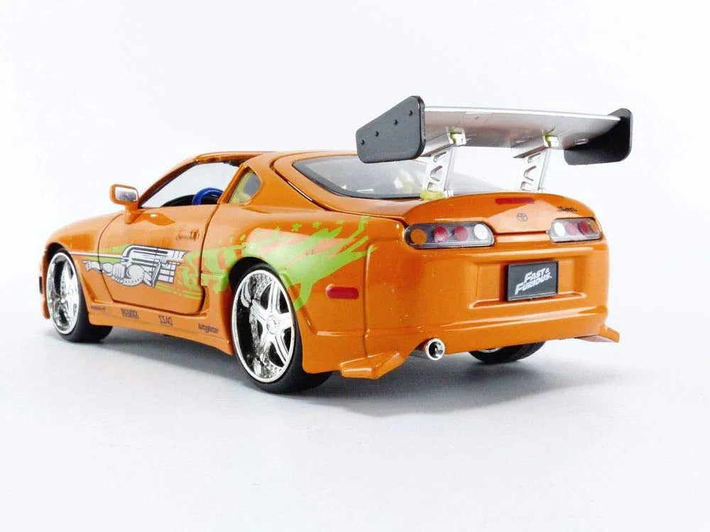 アウトレット品 ミニカー 1 24 F&F BRIANS TOYOTA SUPRA BRIAN OCONER 映画登場車両 精巧再現 高品質フィギュア付き 長期間色あせしにくい コレクション中心 インテリアアクセント ワイルドスピード愛好家贈り物 誕生日プレゼント最適