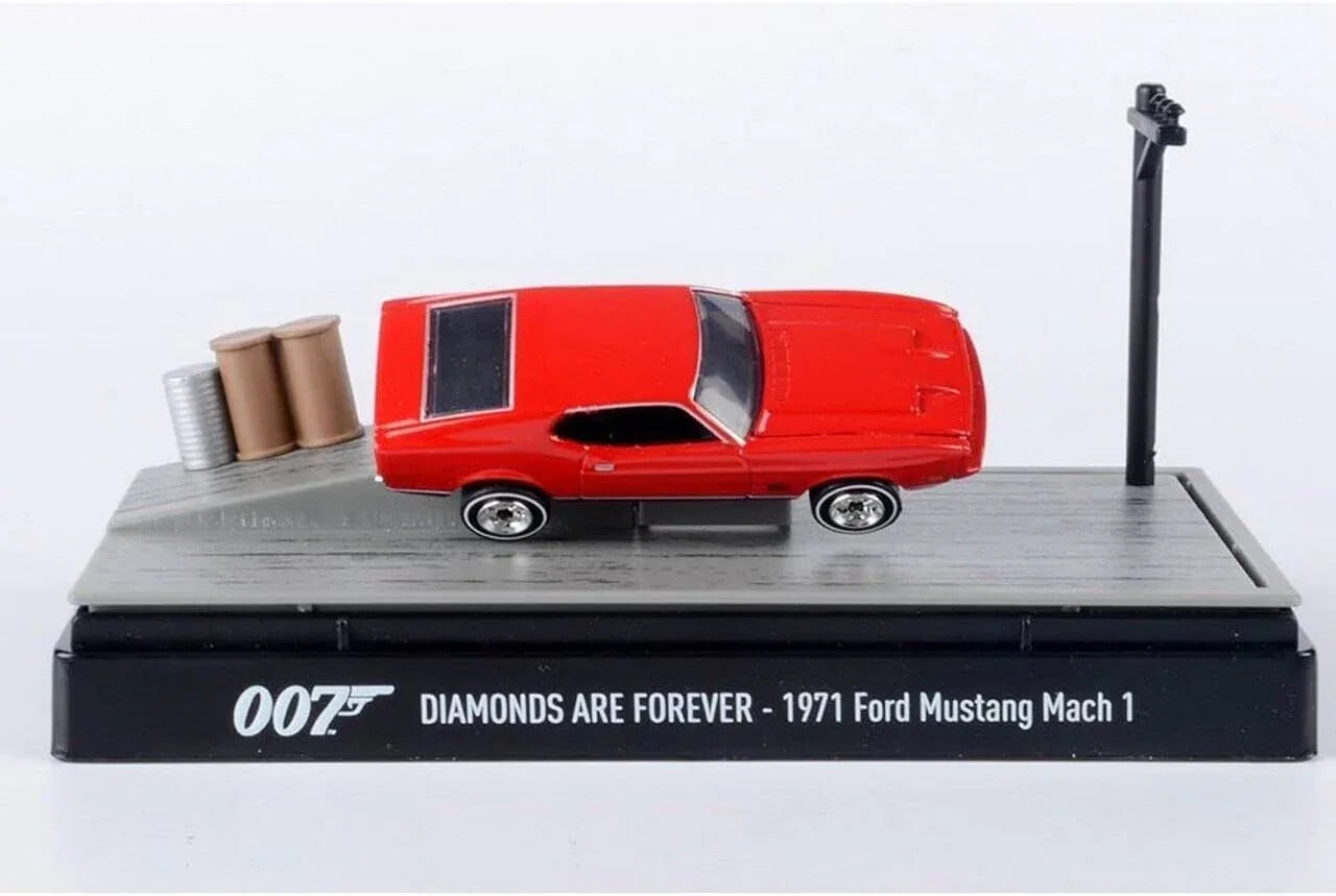 アウトレット品 ミニカーモデル フォード マスタング マッハ1 モーターマックス 1 64スケール 映画史に輝く永遠の名車 ダイヤモンドは永遠に登場 精巧な職人技による圧倒的なパワーと迫力 370馬力 1971年型 7 0リッター エンジン最高速度150マイル