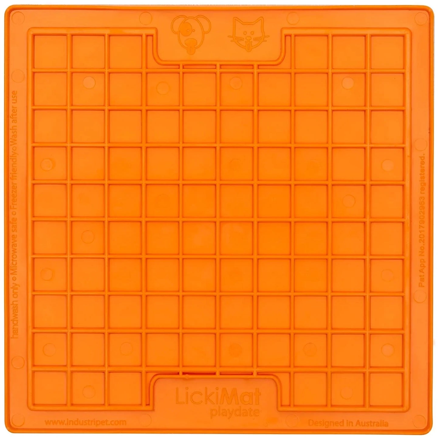 アウトレット品 ペットフードマット LickiMAT プレイデイト LickiMAT 耐久性と安全性を兼ね備えたTPR素材オレンジカラー特殊凹凸パターンによる早食い防止と食事時間延長 知育玩具効果による知的好奇心刺激 小型犬中型犬猫対応 簡単洗浄