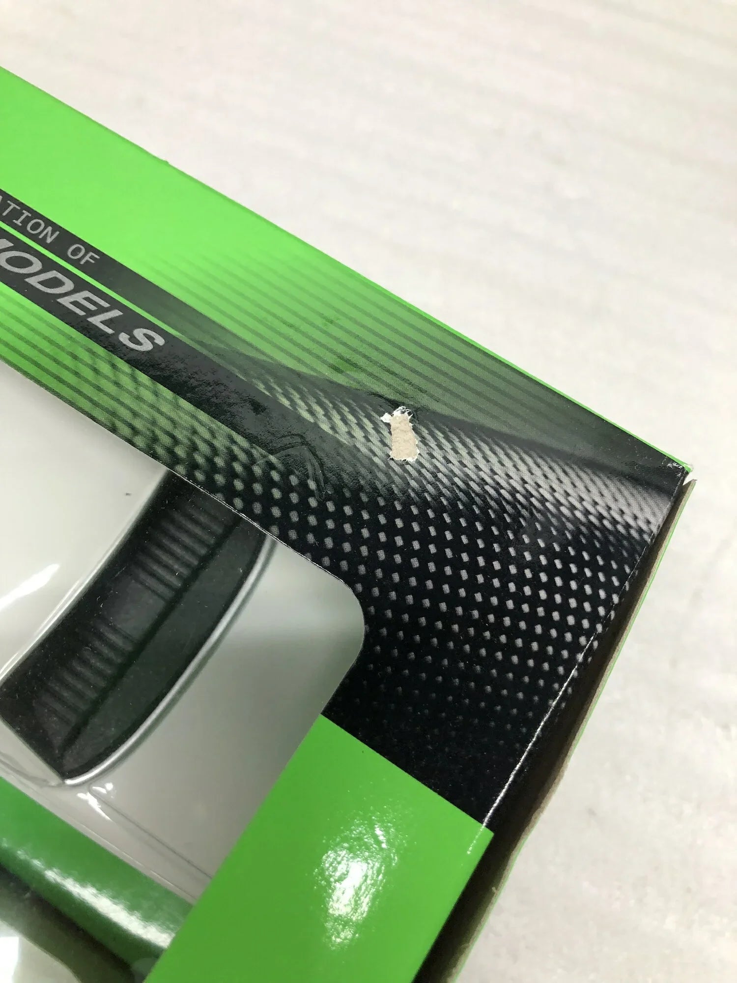 アウトレット品 ミニカー Welly メルセデス ベンツ 220 クリームホワイト 1/24 スケール 精巧再現 クロームパーツ 優雅なボディライン エレガントな1950年代 名車復刻 ヴィンテージカー コレクション向け 高級セダンモデル 高品質信頼性