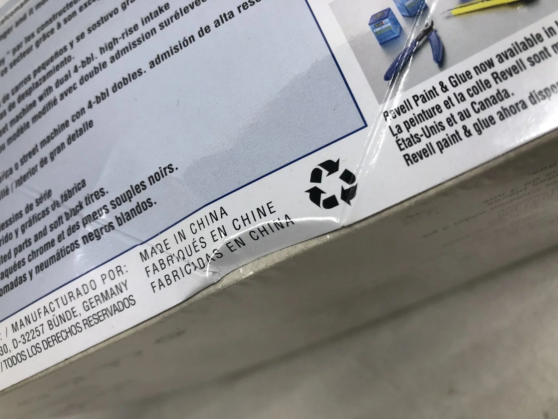 アウトレット品 プラモデル 1970年 ダッジ チャレンジャー T/A Revell 12596 アメリカン マッスルカー 1 24スケール 2in1 精密モデルキット 高品質パーツ クロームメッキ ブラックタイヤ インテリア再現