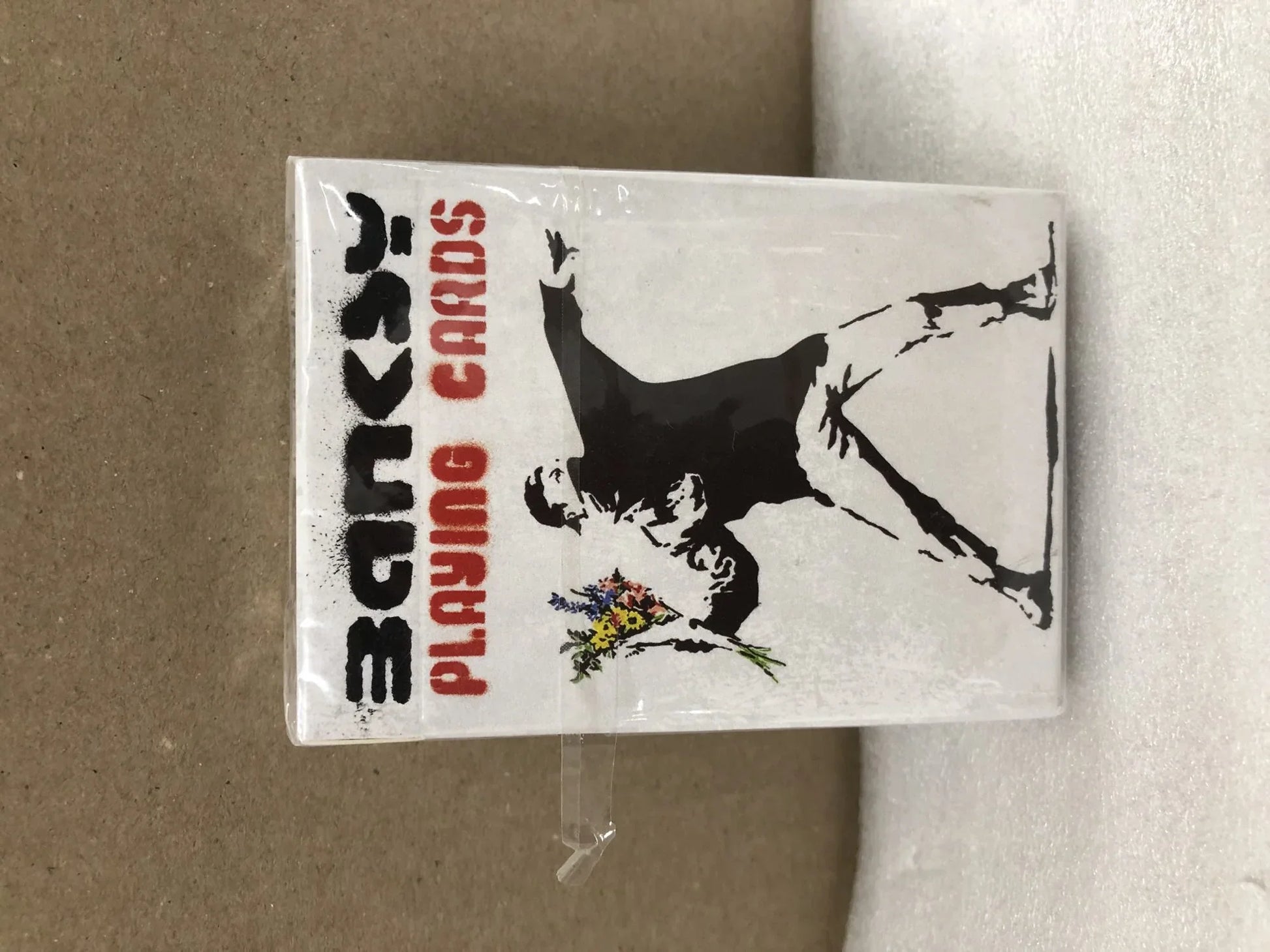 アウトレット品 トランプ バンクシー トランプ アートカード バンクシー ユニークデザイン ハート バルーンガール スペード レーザーレッド ジョーカー ステンシル画 高級紙素材 シャッフルしやすい 手になじむ質感 ゲーム用 アート愛好家 贈り物