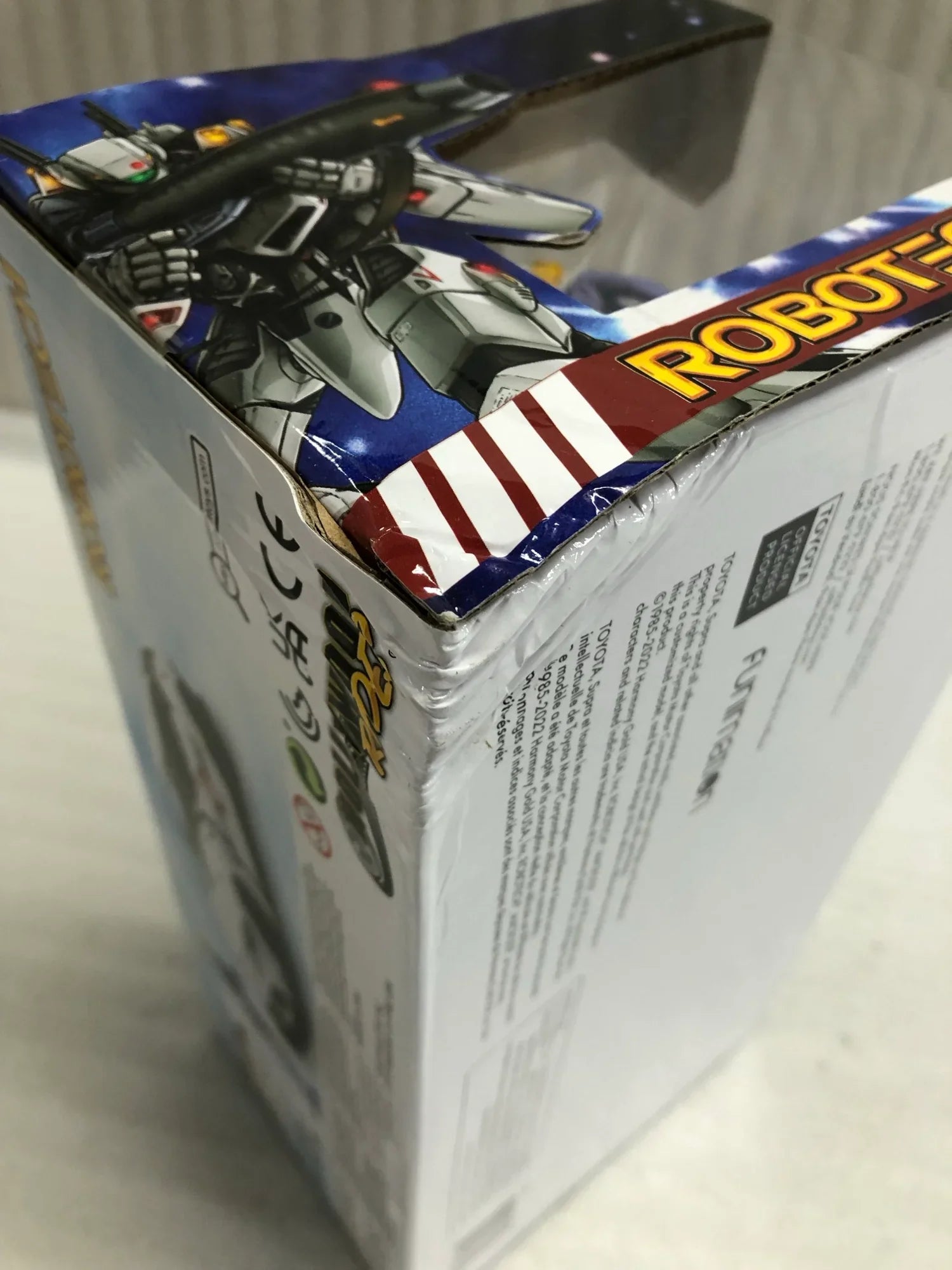 アウトレット品 スケールモデル トヨタ スープラ 2020年モデル ROBOTECH ロイ フォッカー フィギュア付 ダイキャスト製法 重厚質感 細部精密再現 スポーツカー 世界観融合 モータースポーツ ファン コレクション 限定版 アニメ コラボレーション