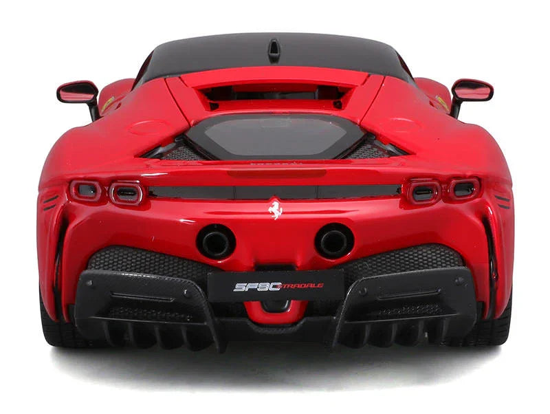 アウトレット品 ミニチュアカーモデル フェラーリ SF90ストラダーレ Bburago 革新と情熱の融合 ハイブリッドスーパーカー 1 18スケール 高精細再現 卓越した職人技 最新空力技術搭載 1000馬力超 2 5秒加速 プラグインハイブリッド 次世代性能