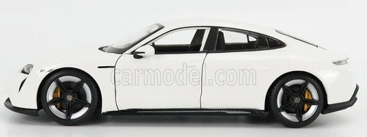 アウトレット品 カーモデル ポルシェ タイカン Turbo S 2019年モデル 1 24スケール Bburago 高品質 精密デザイン LEDヘッドライト 流線型ボディ ライトバー 革新的電気自動車 高性能急速充電 750馬力相当 走行性能 卓越コレクション価値