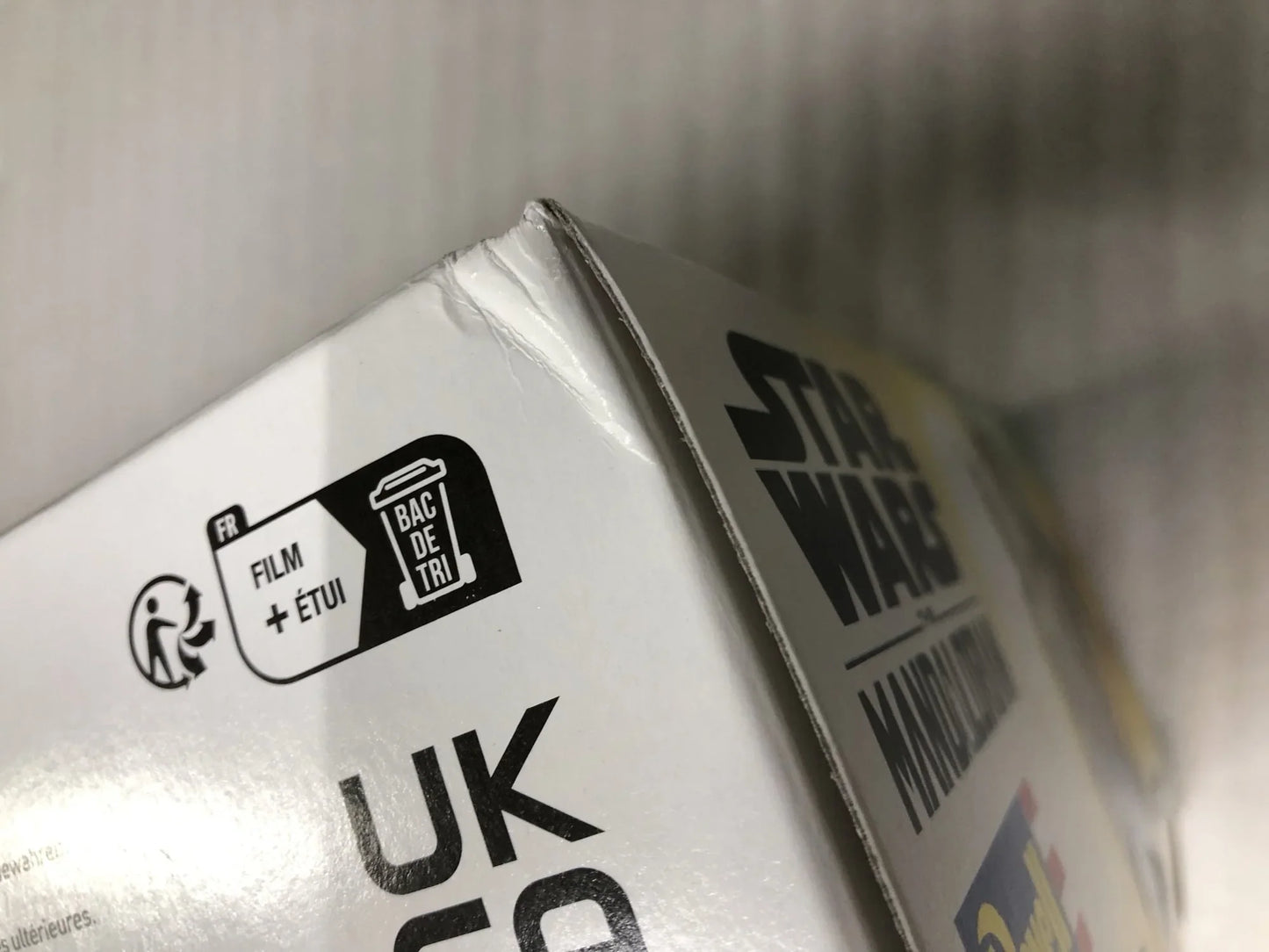 アウトレット品 プラモデル スター・ウォーズ マンダロリアン N1スターファイター 1:24スケール Revell 06787 精巧な77パーツ組み立てモデル クロームメッキ機体 透明コクピット 開閉可能 ディスプレイスタンド付属 骨組み外観 改造再現