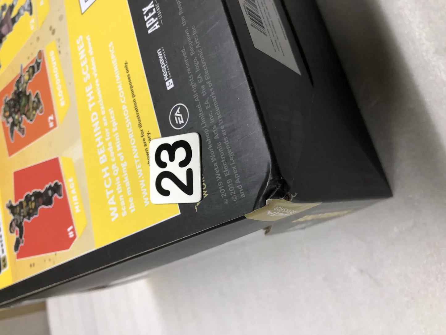 アウトレット品 フィギュア Mini Epics アペックスレジェンズ バンガロール 7インチ ビニールスタチュー Weta Workshop 高品質 コレクタブル チーム プレイ 戦略的 スモークランチャー ダブルタイム アサルトタイプ キャラクター 映像特殊効果