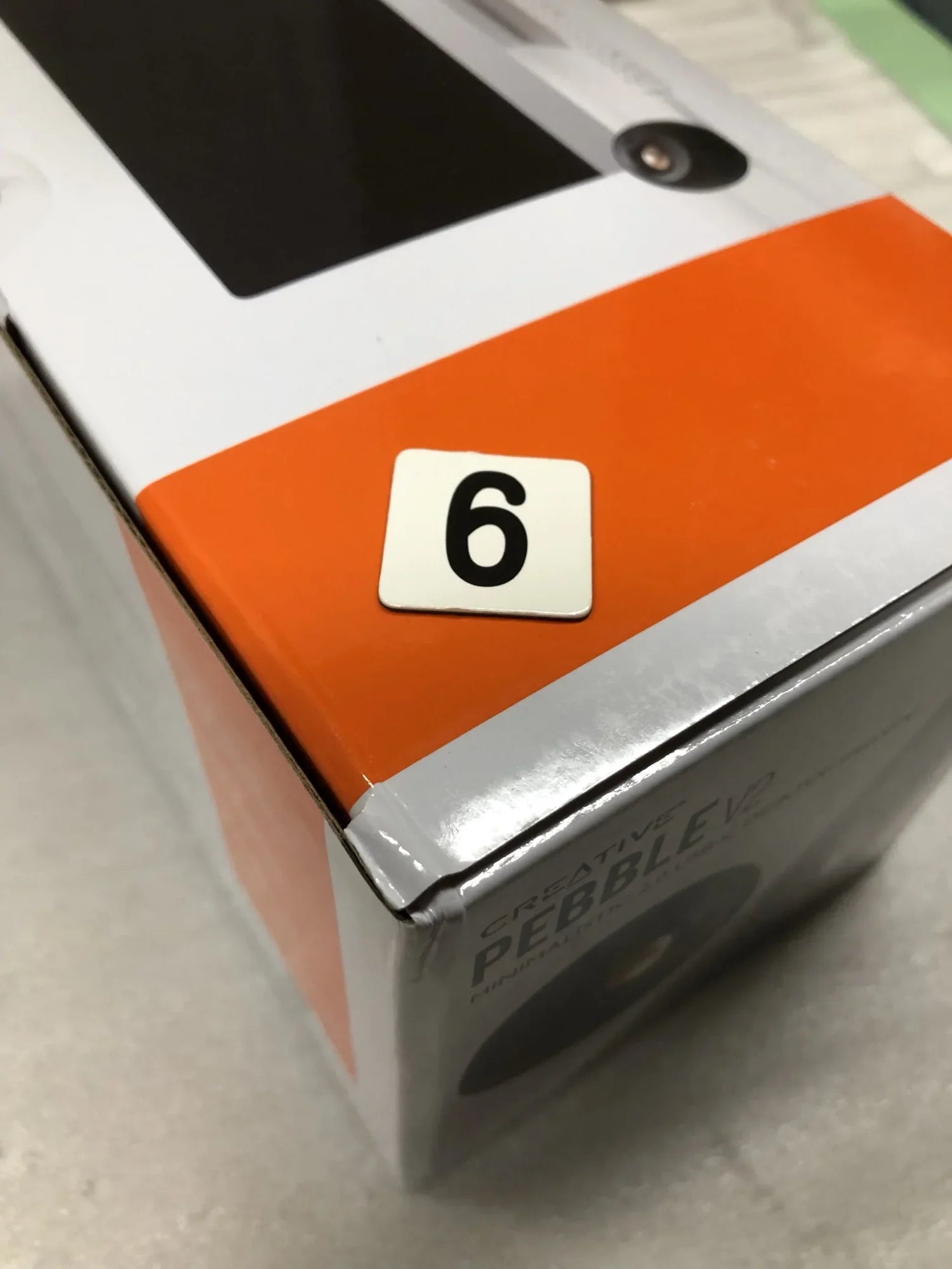 アウトレット品 スピーカー Creative Pebble V2 Creative コンパクトパワフル2.0チャンネルUSB-Cデスクトップ 約11cm球形状50mmフルレンジドライバーパッシブラジエーター高出力16W高耐久ABSプラスチック設計モダンデザインブラック安定感340g