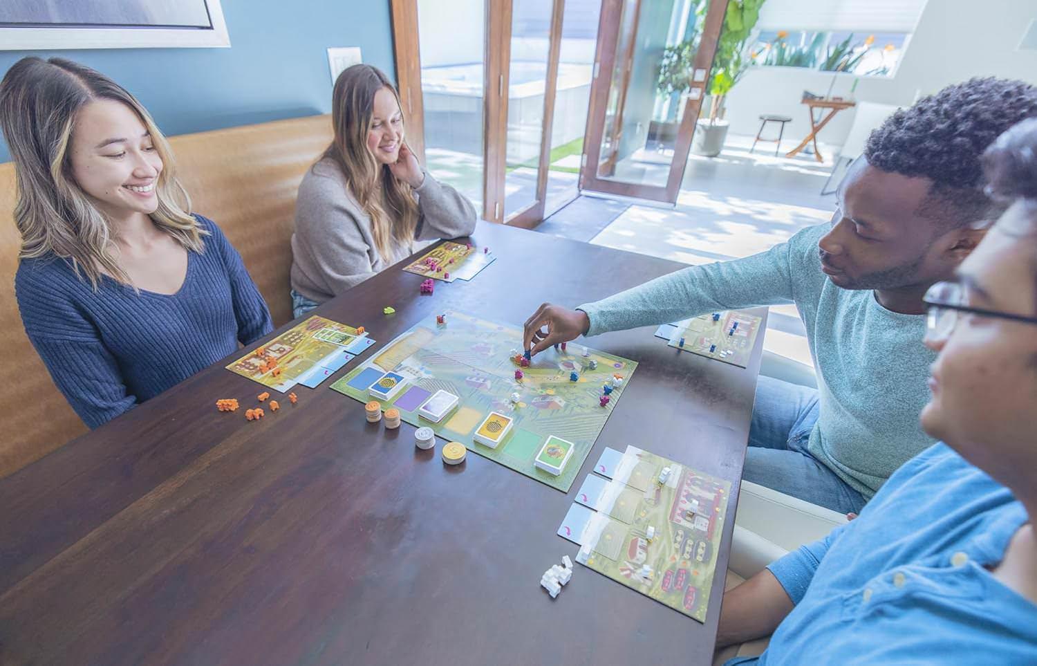 ボードゲーム Viticulture Essential Edition トスカーナの丘で紡ぐワイナリー経営 ヴィティカルチャー 美しいトスカーナの丘陵地帯 戦略的ワーカープレイスメント 労働者配置 季節変化 四季折々の農園経営 
