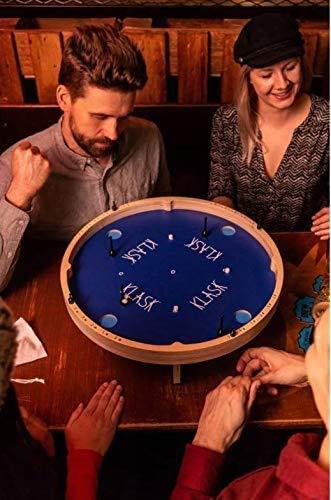 ボードゲーム KLASK 4 Player デンマーク家具職人デザイン 磁石バトル 4人同時対戦可能 ストライカー操作 簡単セットアップ 白熱アクション 戦略性抜群 家族友人集団で盛り上がる仕様 プレイ時間約10分 