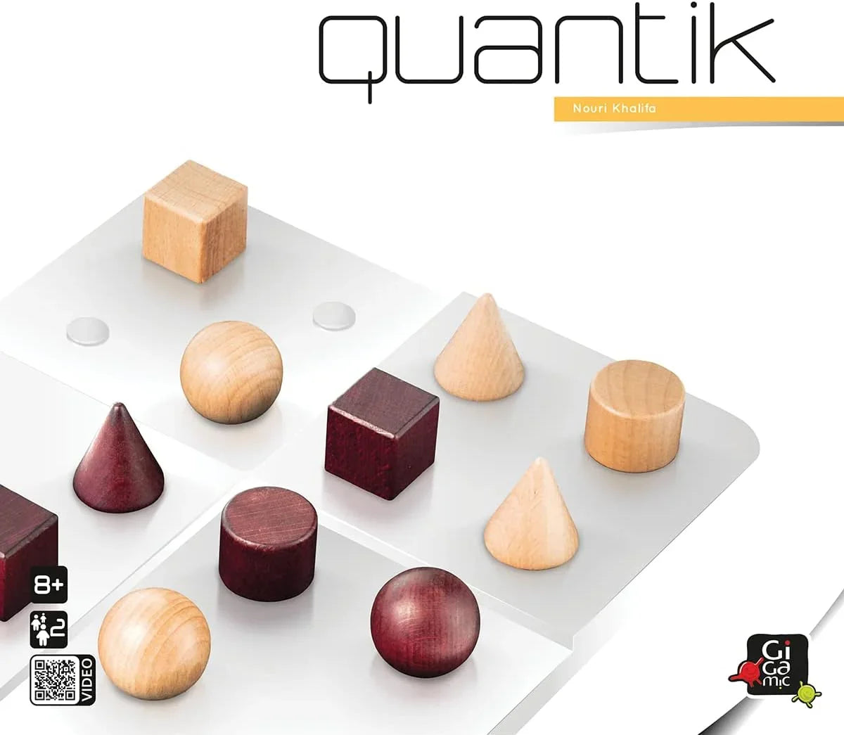ボードゲーム Quantik クオンティク Nouri Khalifa デザイナー 木製駒 使用 洗練されたデザイン 2人用 抽象戦略 ゲーム 短時間 プレイ 約15-20分 対象8歳以上 高級感あるニス塗りゲーム盤 コンパクト 持ち運びやすい 