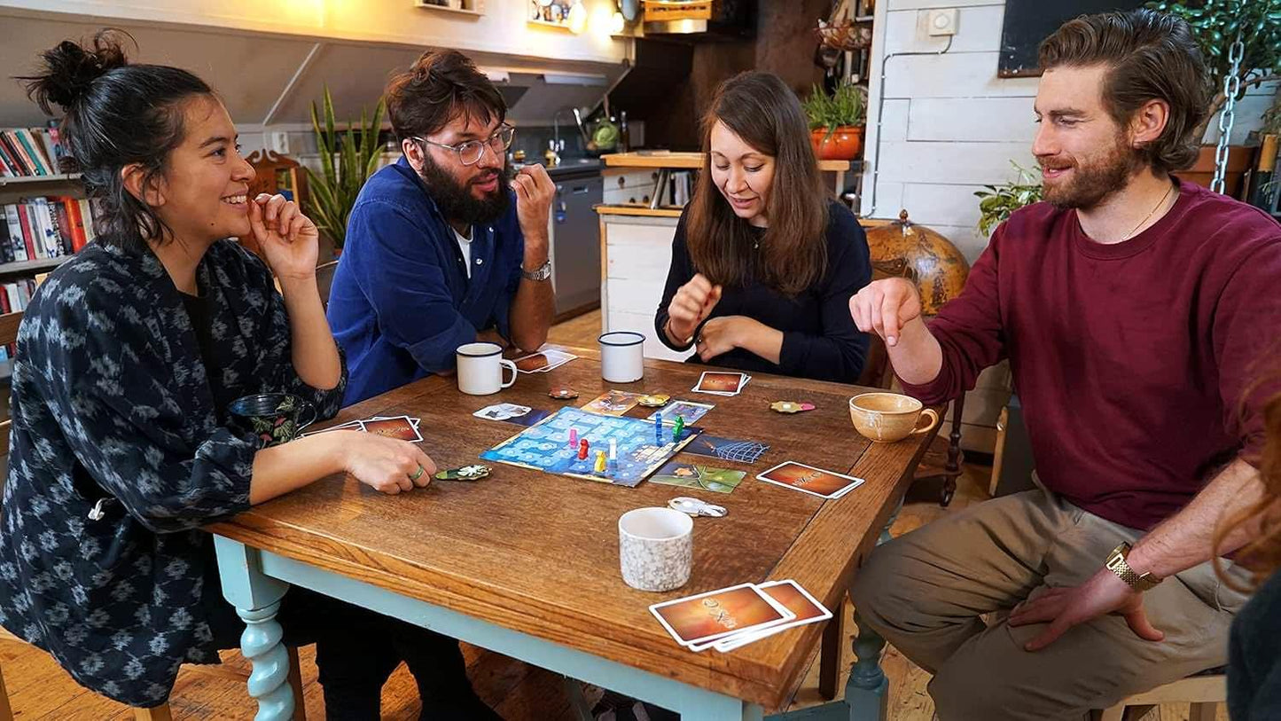 カードゲーム Dixit Quest 拡張パック ジャン＝ルイ・ルビラ レジス・ボネセ 新規イラストカード84枚収録 Dixit Odyssey Journey 組み合わせ可能 12人 プレイ可能 多彩なストーリーテリング 想像力を刺激する魅力の世界