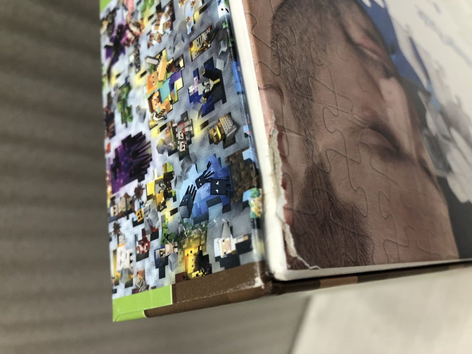 ジグソーパズル Ravensburger Mojang Minecraft Mobs 1000 Piece マインクラフト モブ キャラクター スティーブ アレックス クリーパー エンダードラゴン 村人 スケルトン ドイツ ラベンスバーガー 老舗 メーカー 冒険 創造力 集中力