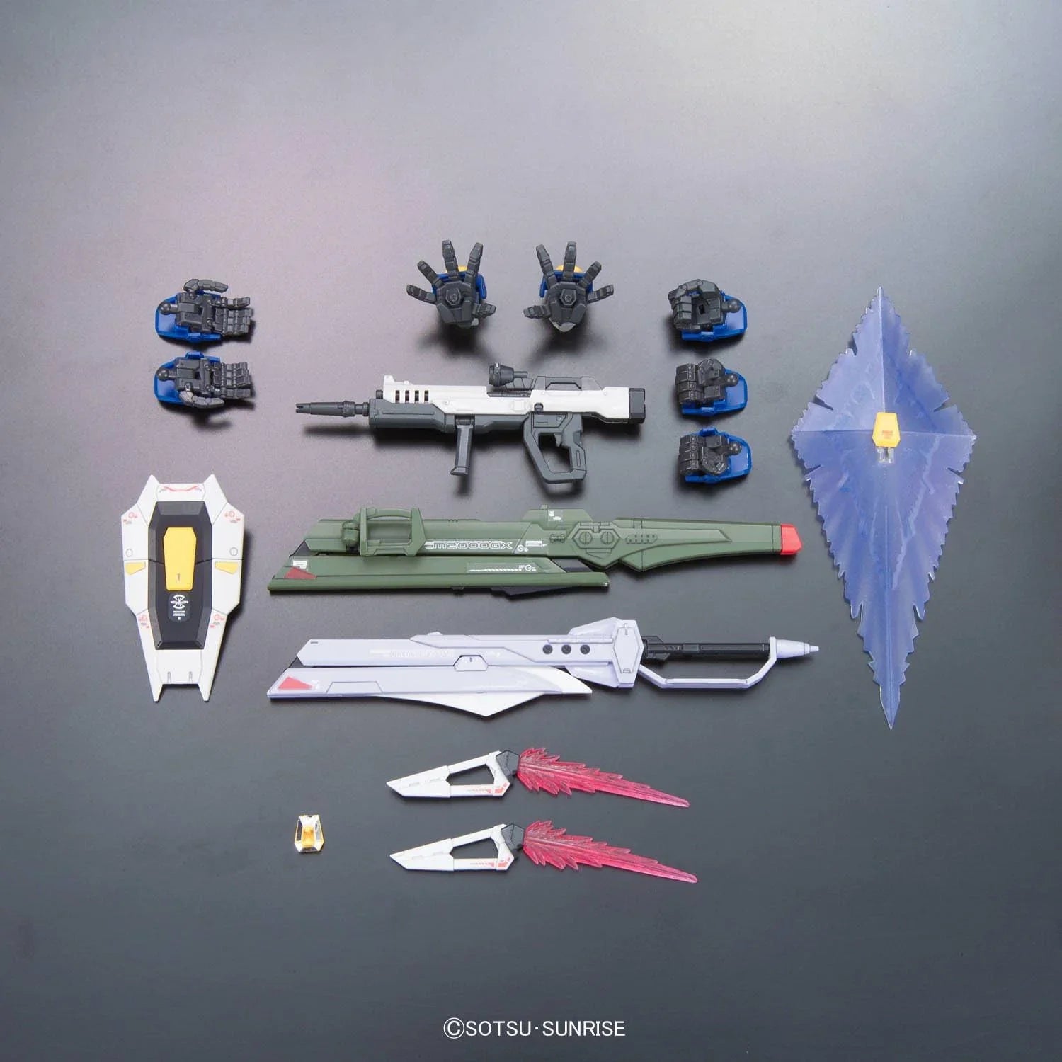 プラモデル 1/144 RG デスティニーガンダム ZGMF-X42S 機動戦士ガンダムSEED DESTINY バンダイ 精密造形 圧倒的造形美 新規外装パーツ 光の翼再現 アドバンスドMSジョイント 可動機構 武装充実 ビームライフル並行輸入品