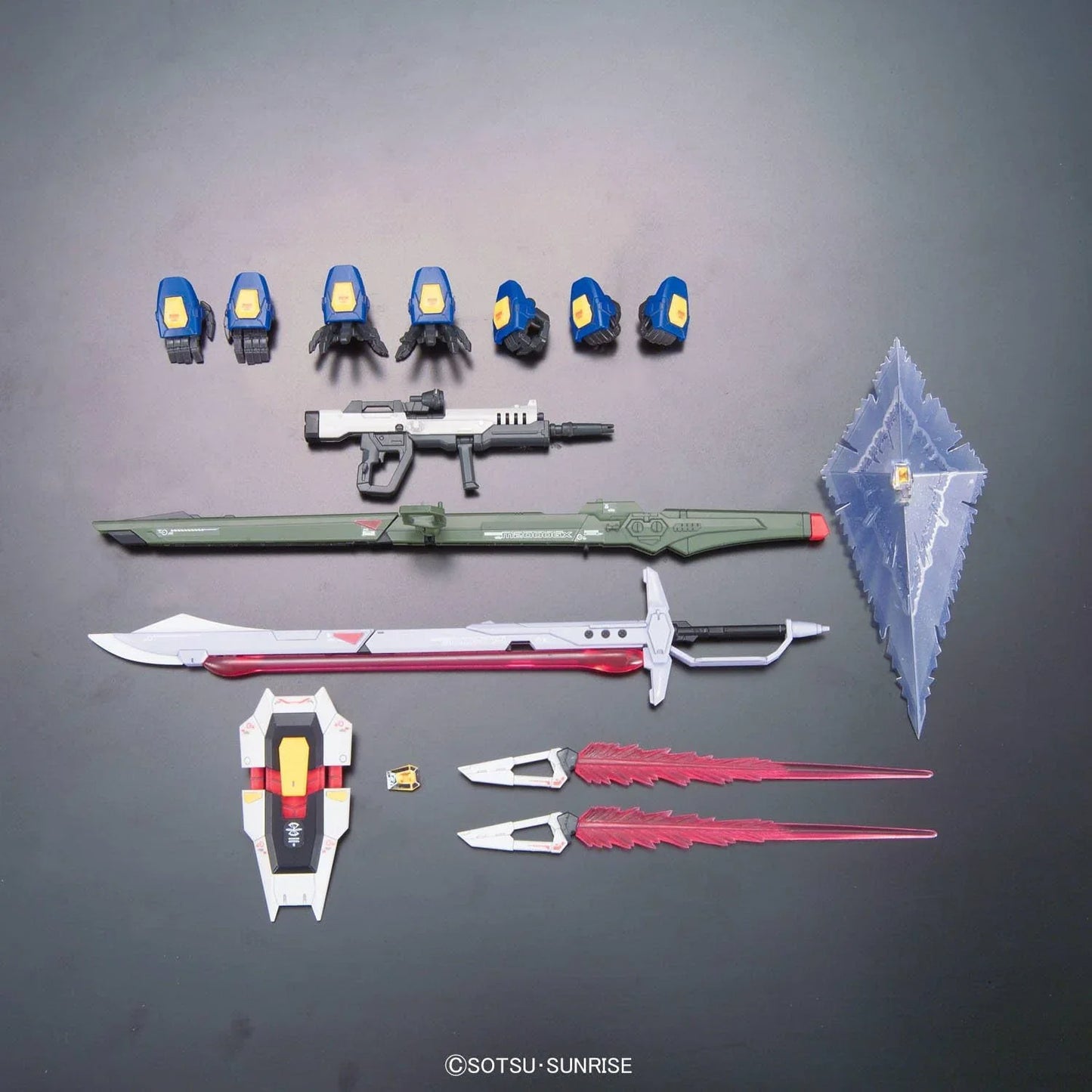 プラモデル 1/144 RG デスティニーガンダム ZGMF-X42S 機動戦士ガンダムSEED DESTINY バンダイ 精密造形 圧倒的造形美 新規外装パーツ 光の翼再現 アドバンスドMSジョイント 可動機構 武装充実 ビームライフル並行輸入品