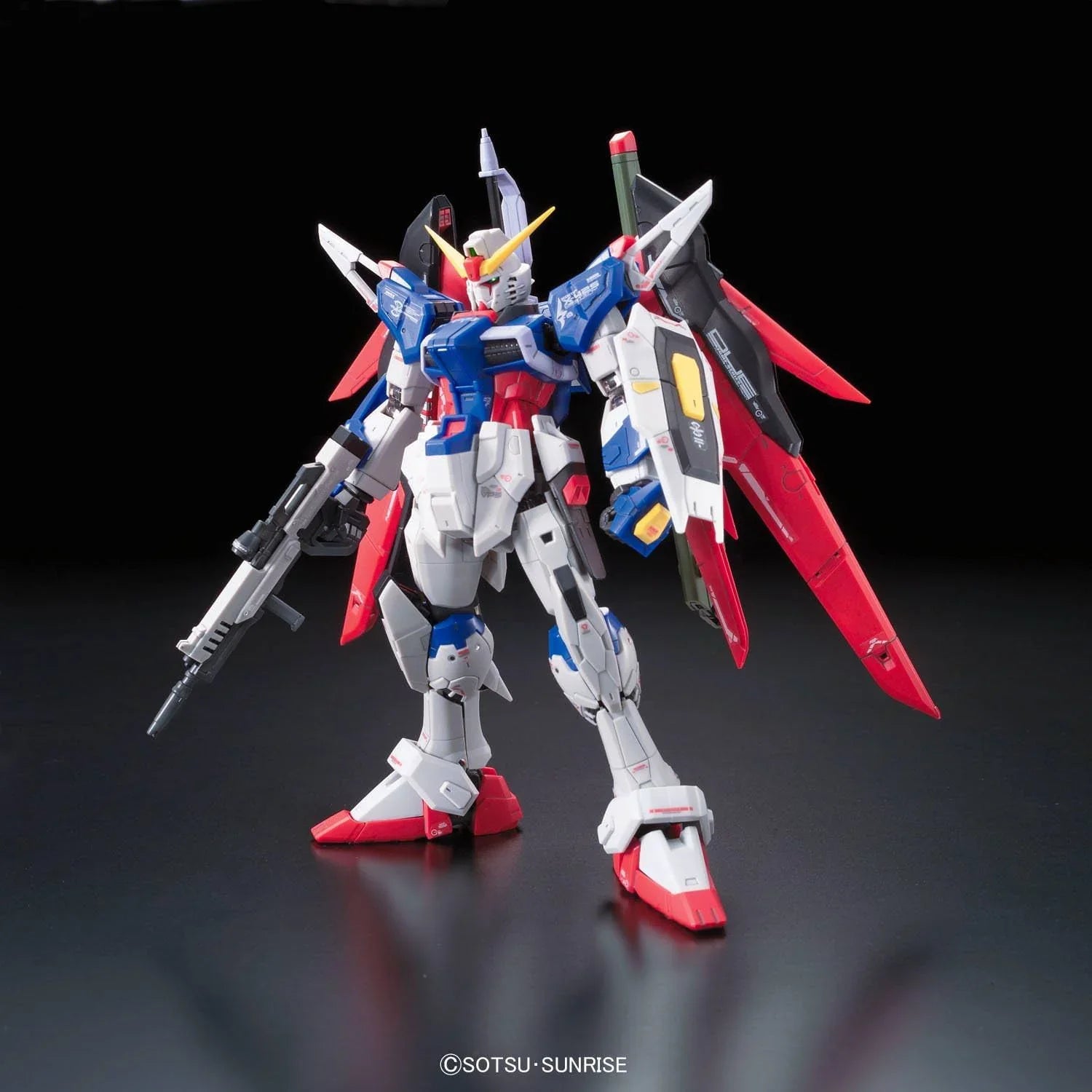 プラモデル 1/144 RG デスティニーガンダム ZGMF-X42S 機動戦士ガンダムSEED DESTINY バンダイ 精密造形 圧倒的造形美 新規外装パーツ 光の翼再現 アドバンスドMSジョイント 可動機構 武装充実 ビームライフル並行輸入品