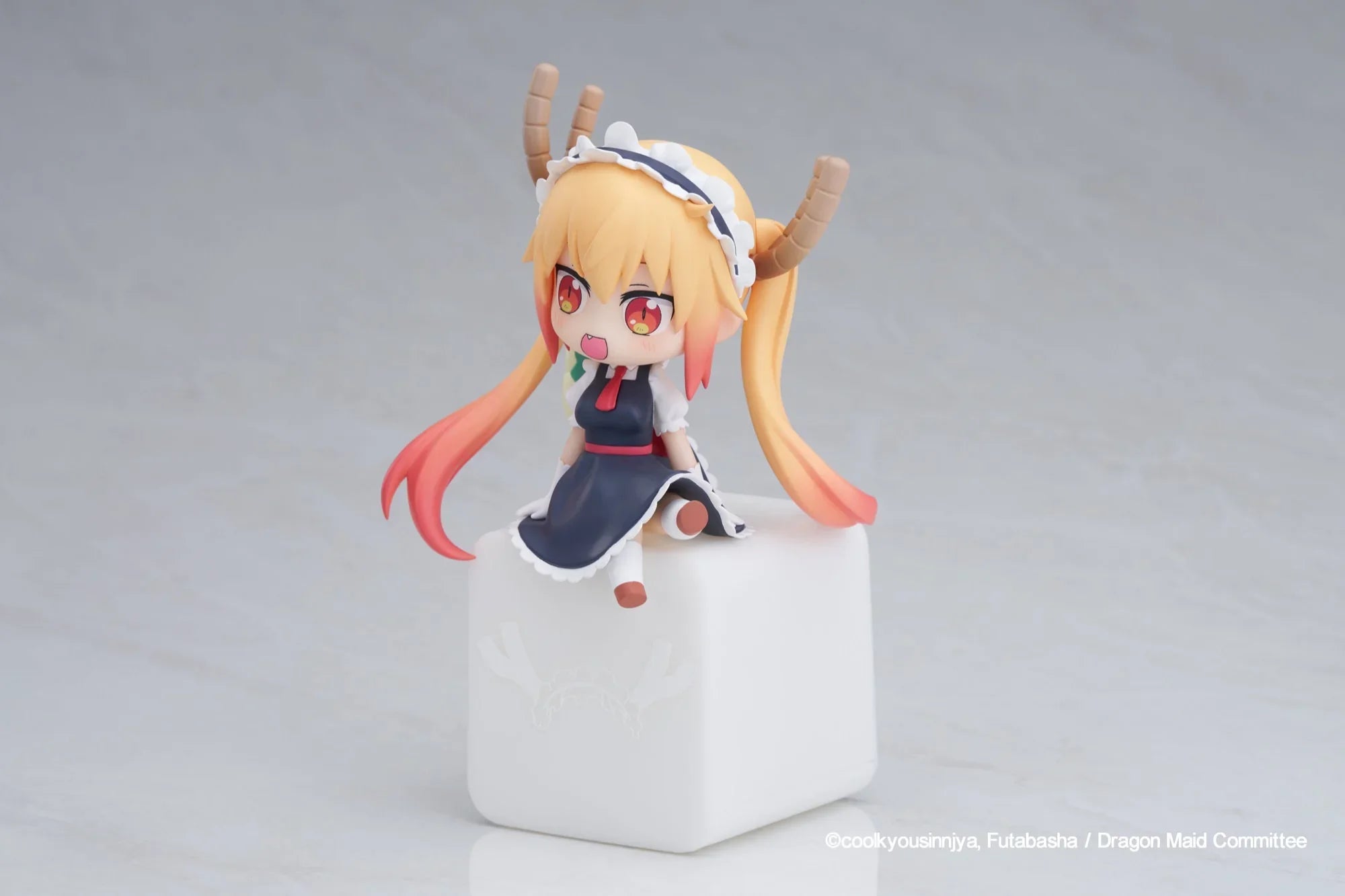 ナイトライト フィギュア 小林 メイドラゴンS トール ミニ Apex Toys Crunchyroll コラボ 公式 ライセンス 150mm PVC ABS 充電 USB-C 金髪 並行輸入品