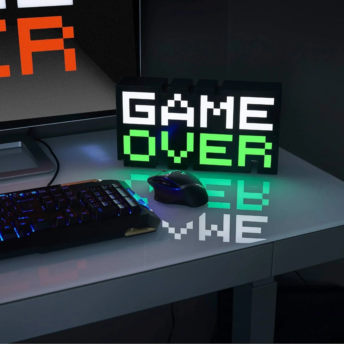 ゲームオーバーランプ レトロゲームインテリア照明 クラシックゲームコンソール再現 ゲーマー空間演出 7色LEDライト変化 モード切替標準フェーズリズム連動 動的光彩 ゲームカルチャーアート作品 ノスタルジックデザイン 並行輸入品