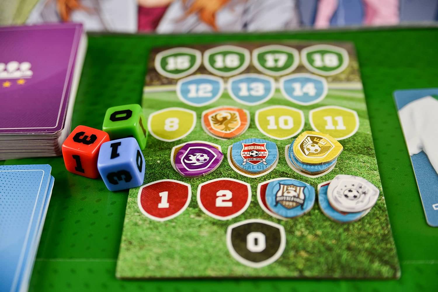 ボードゲーム イレブン フットボールマネージャー ボードゲーム Portal Games サッカークラブ マネージャー 経済戦略 ワーカープレイスメント タイルプレイスメント リソース管理 1人から4人 90分 14歳以上 ソロプレイ