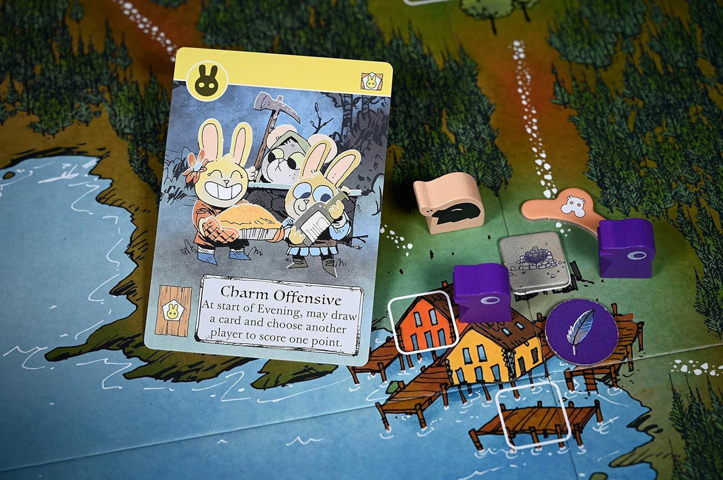 ボードゲーム Root Exiles and Partisans デッキ ボードゲーム愛好家向け 非対称戦略拡張デッキ 新たな派閥とカード追加 戦略プレイ 家族友人 集まり ゲームナイト 最適 非対称ゲーム魅力 笑い声 緊張感 戦略的思考 