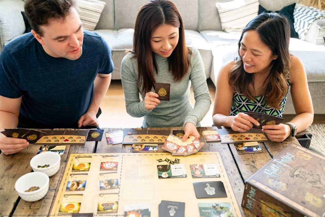 ボードゲーム Harry Potter Hogwarts Battle A Cooperative Deck-Building Card Game J K ローリング ホグワーツの魔法と冒険協力型デッキ構築カードゲーム協力して闇の魔法使いたちを撃破し魔法界を守る冒険体験英語版 日本語説明書なし